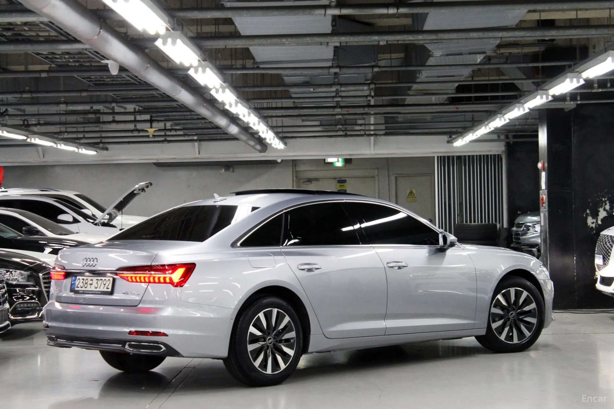 Audi A6 (C8) превью 6