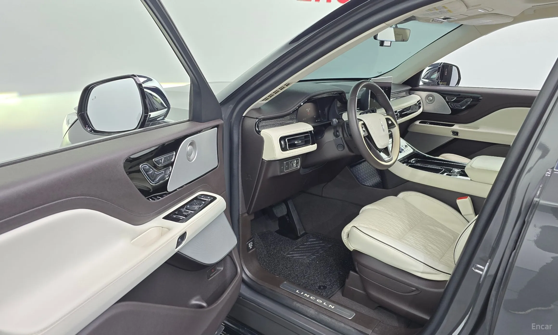 Lincoln Aviator 2nd Generation превью 10