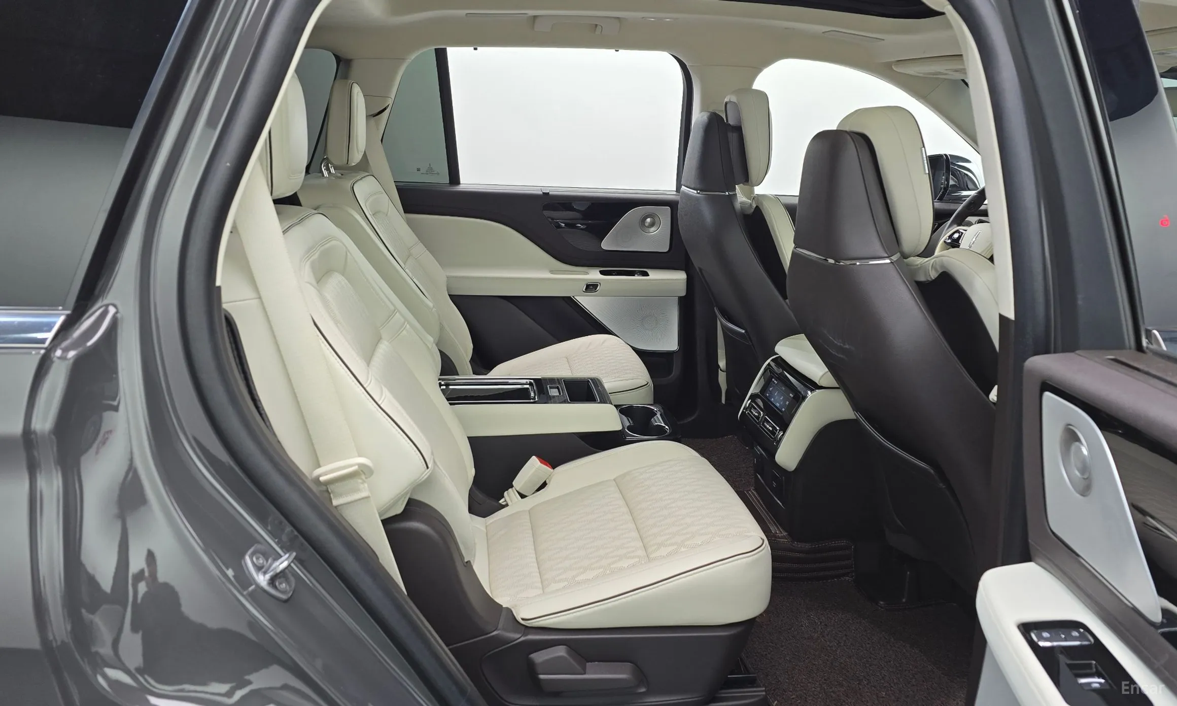 Lincoln Aviator 2nd Generation превью 12