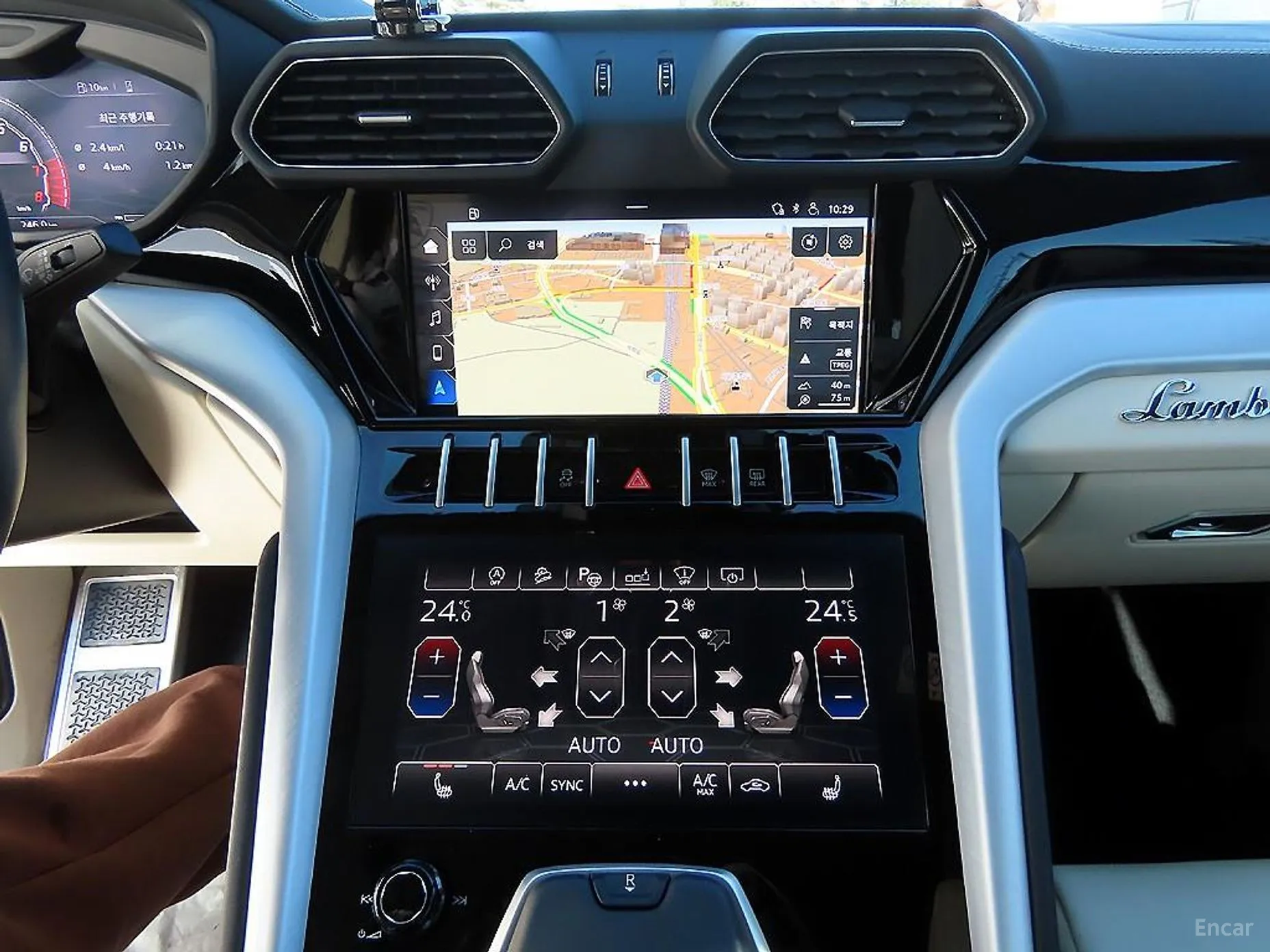 Lamborghini Urus превью 13