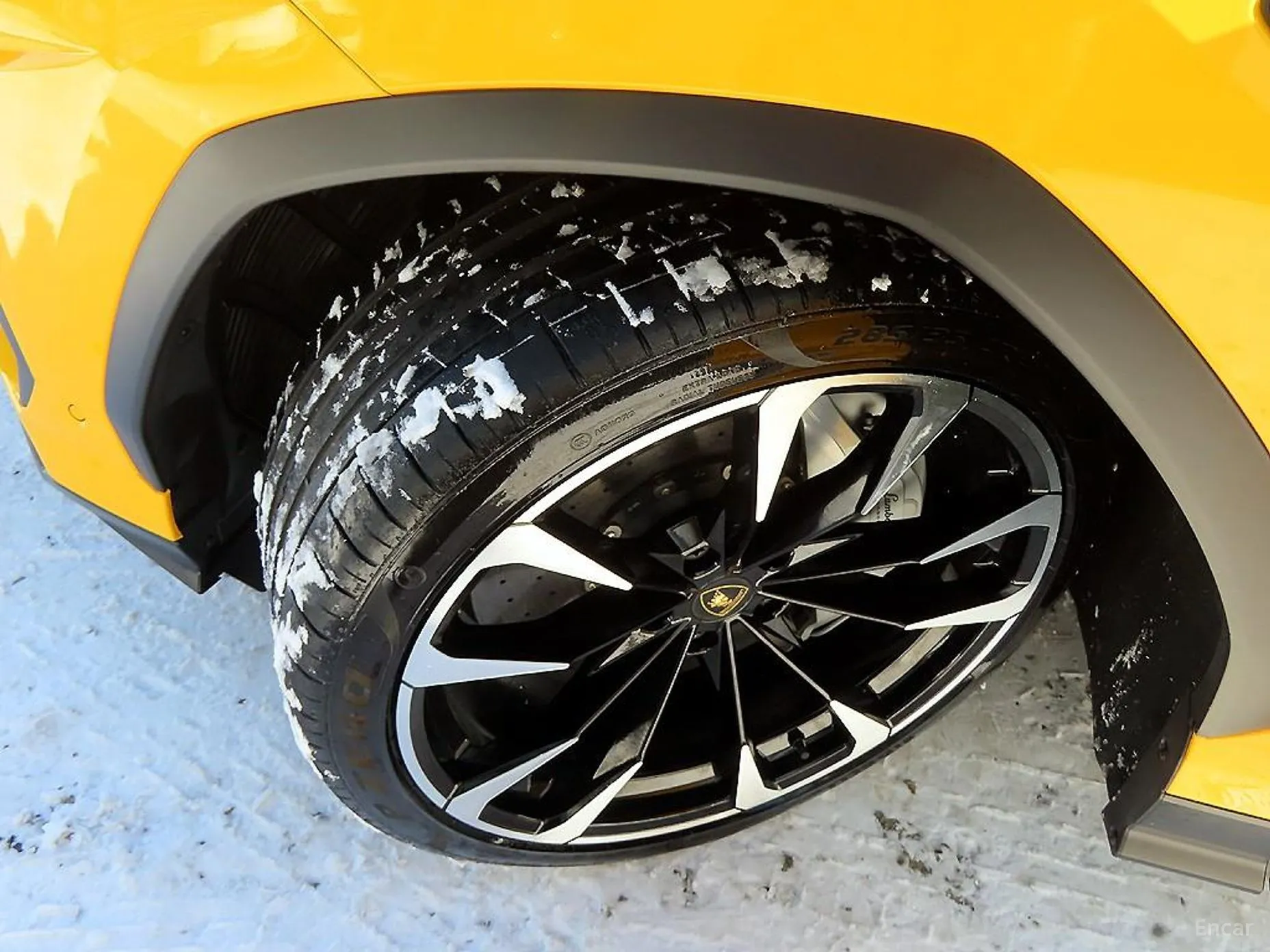Lamborghini Urus превью 20