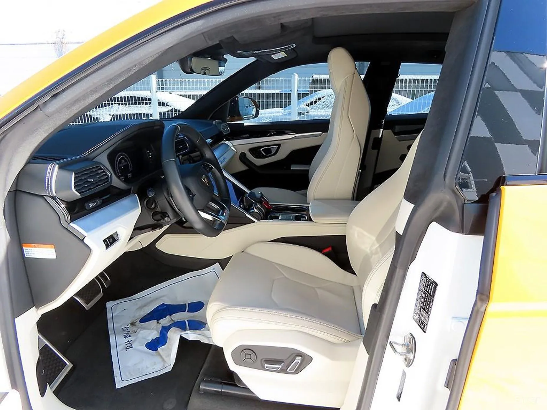 Lamborghini Urus превью 5