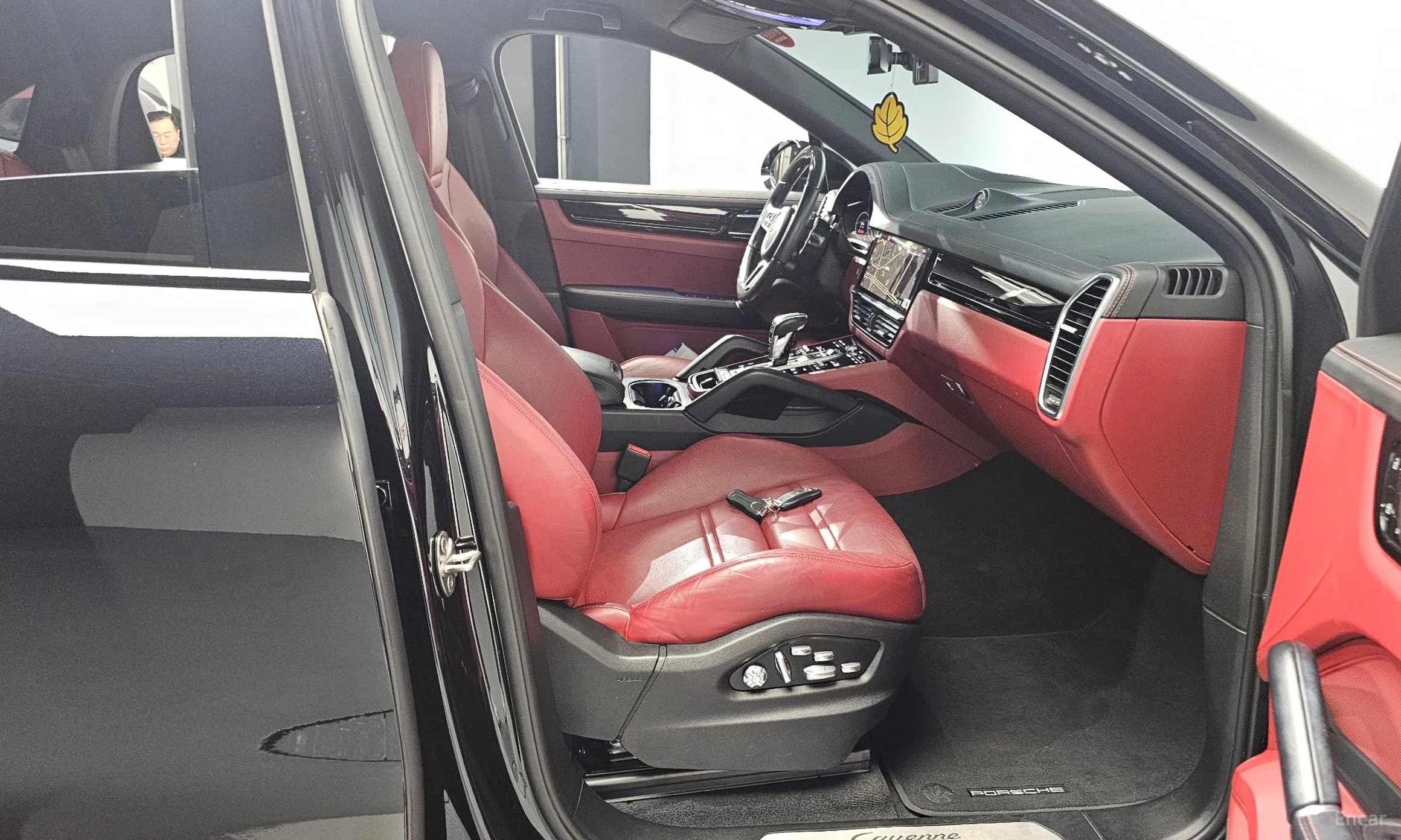 Porsche Cayenne (PO536) превью 11