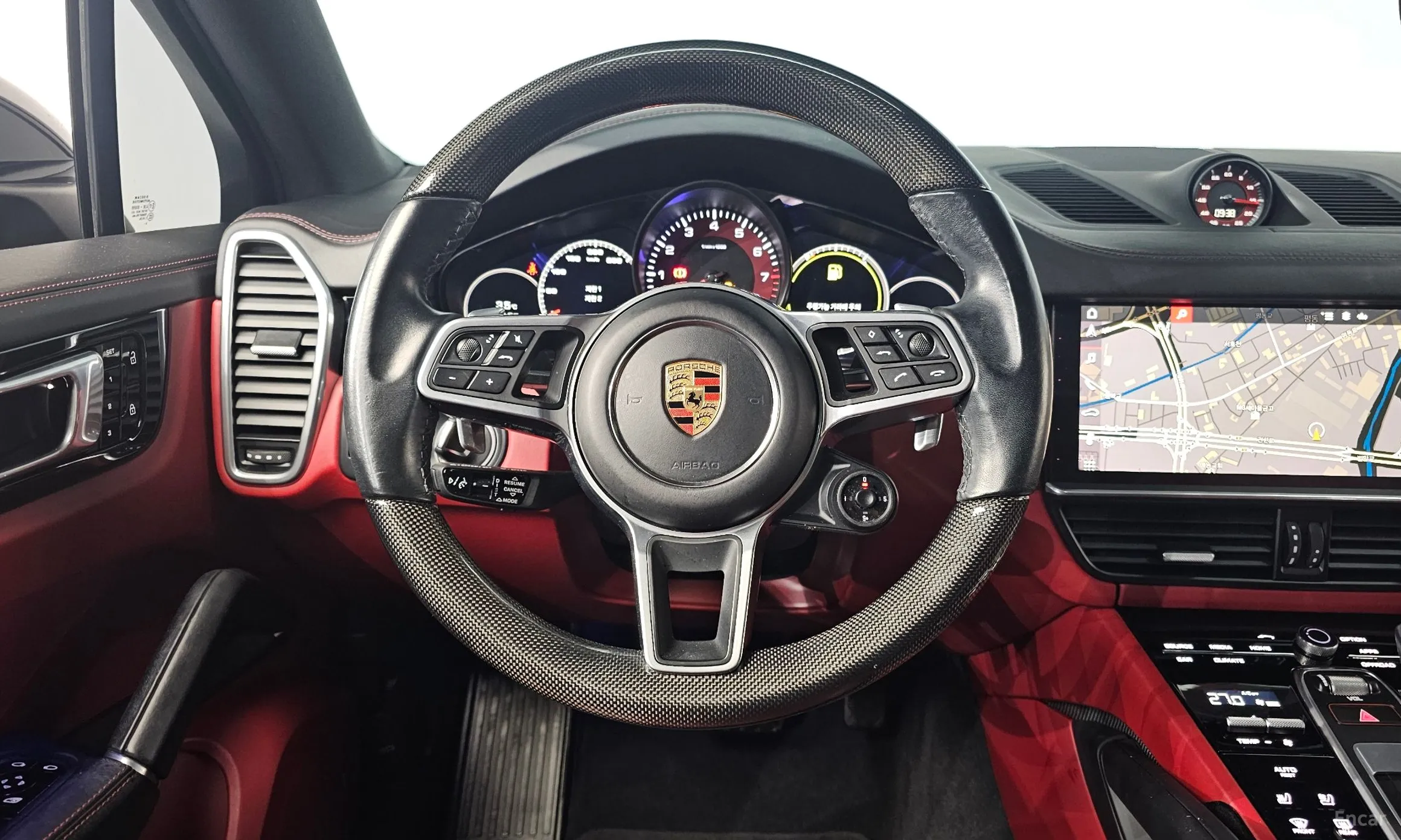 Porsche Cayenne (PO536) превью 13
