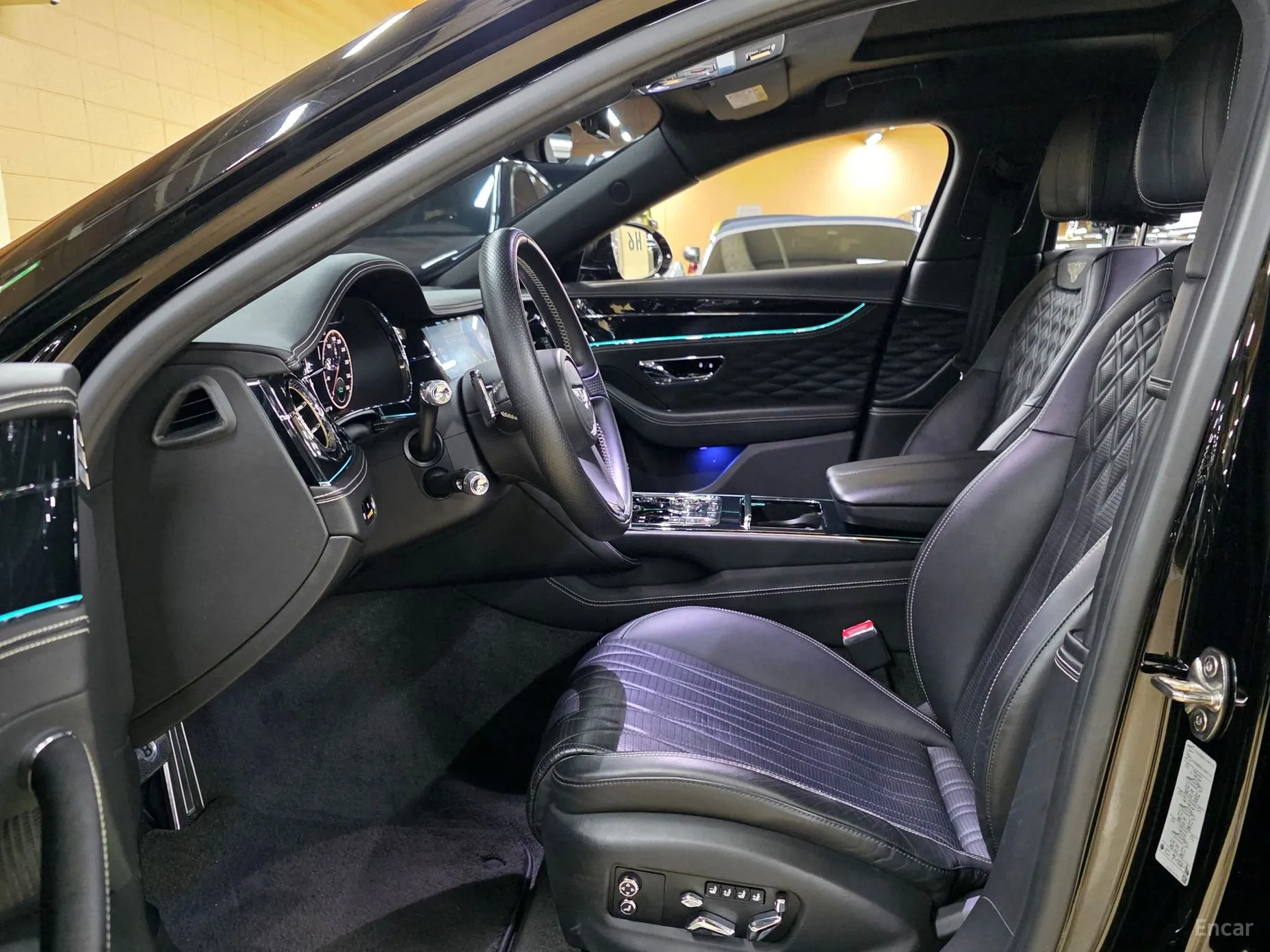 Bentley Flying Spur 3rd Generation превью 7