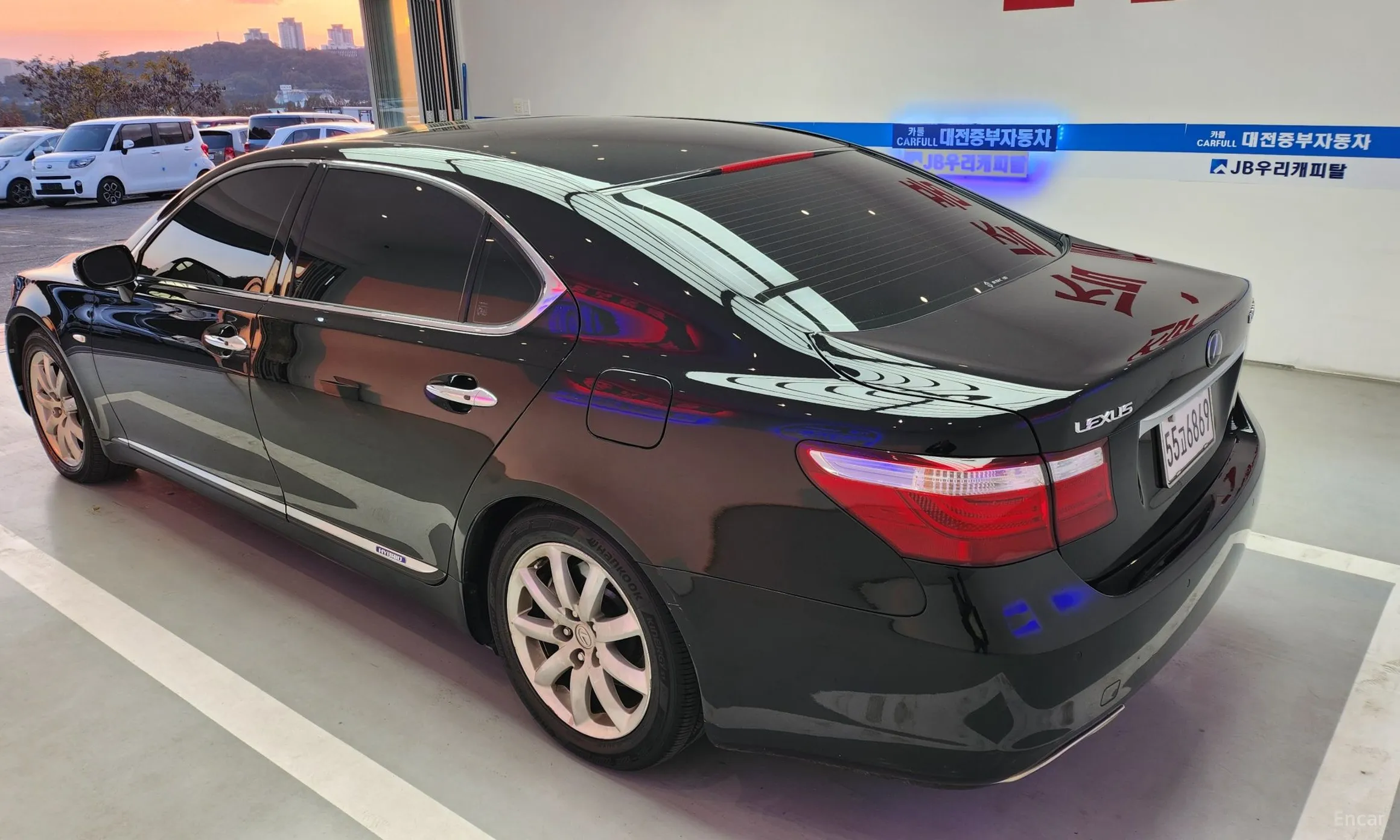 Lexus LS600hL превью 11