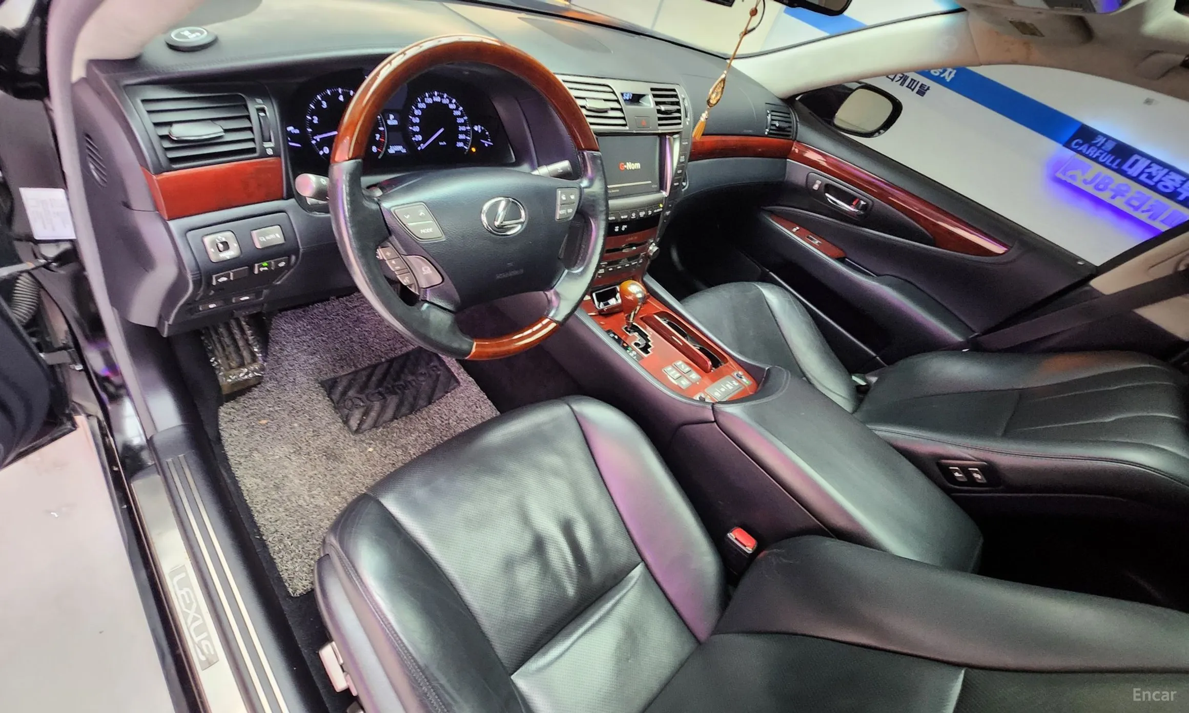 Lexus LS600hL превью 15