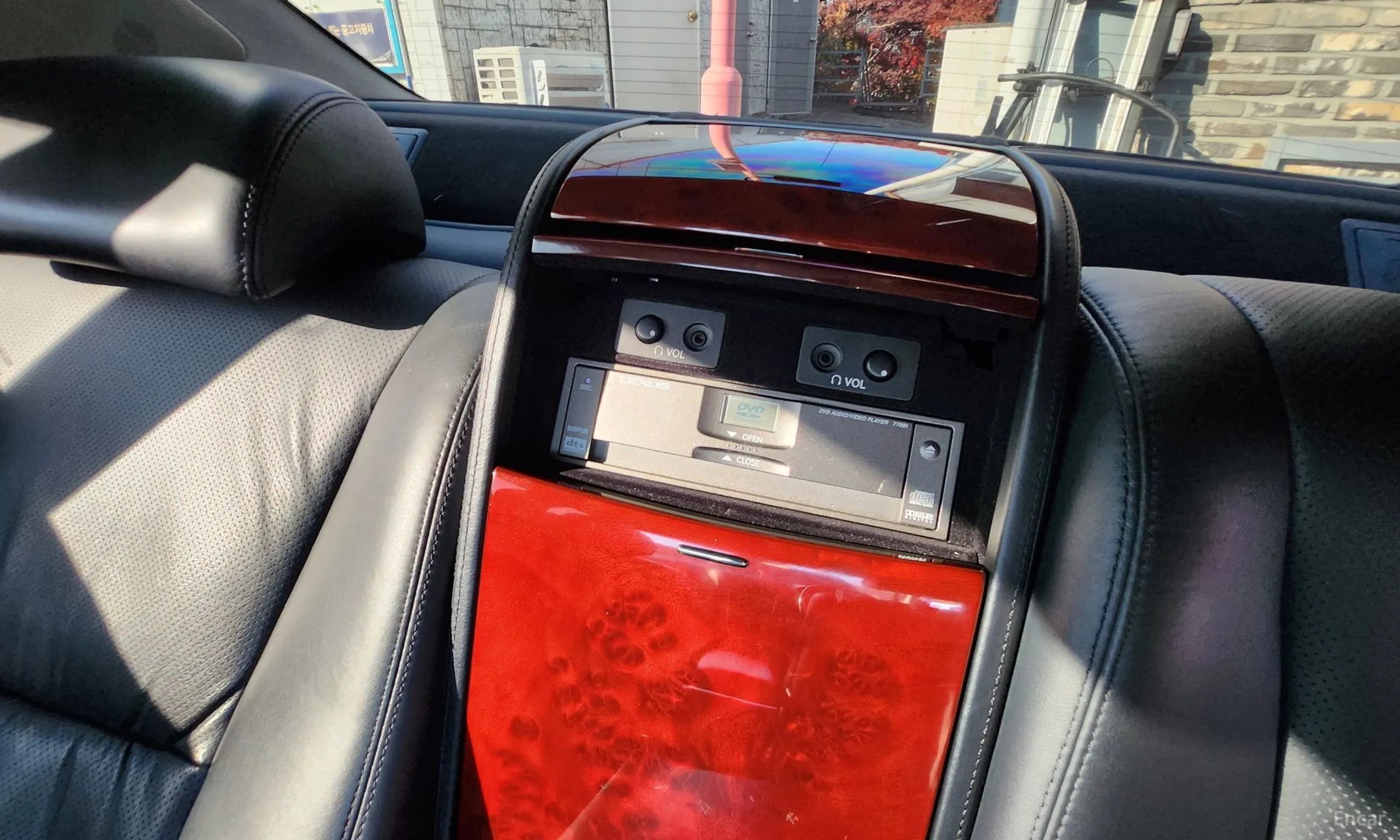 Lexus LS600hL превью 20