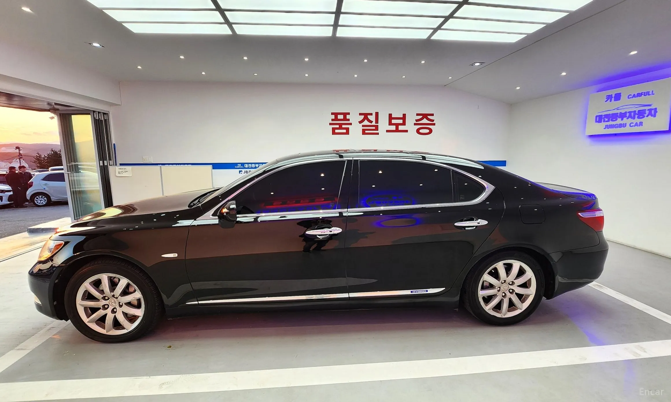 Lexus LS600hL превью 3