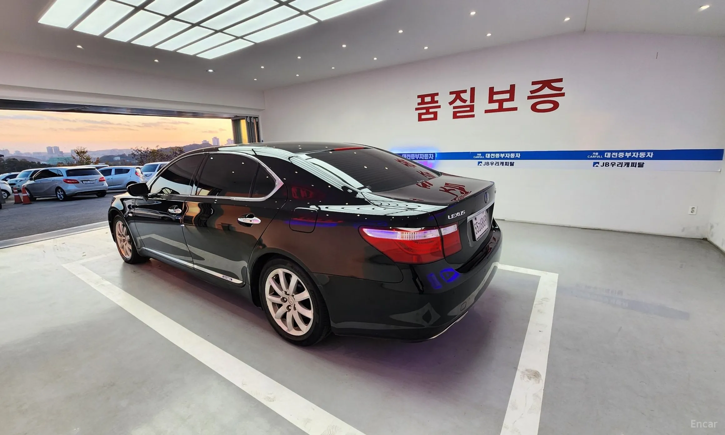 Lexus LS600hL превью 4