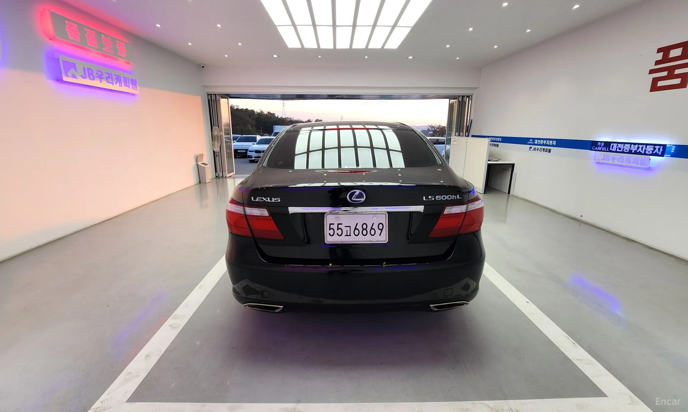 Lexus LS600hL превью 5