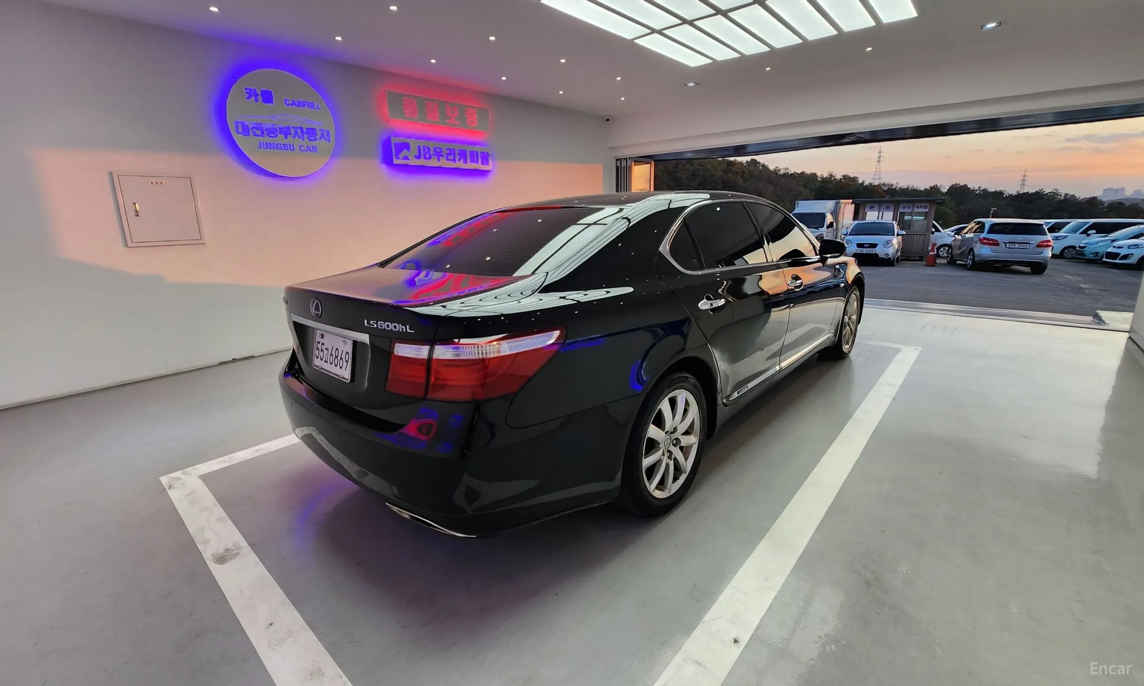 Lexus LS600hL превью 6