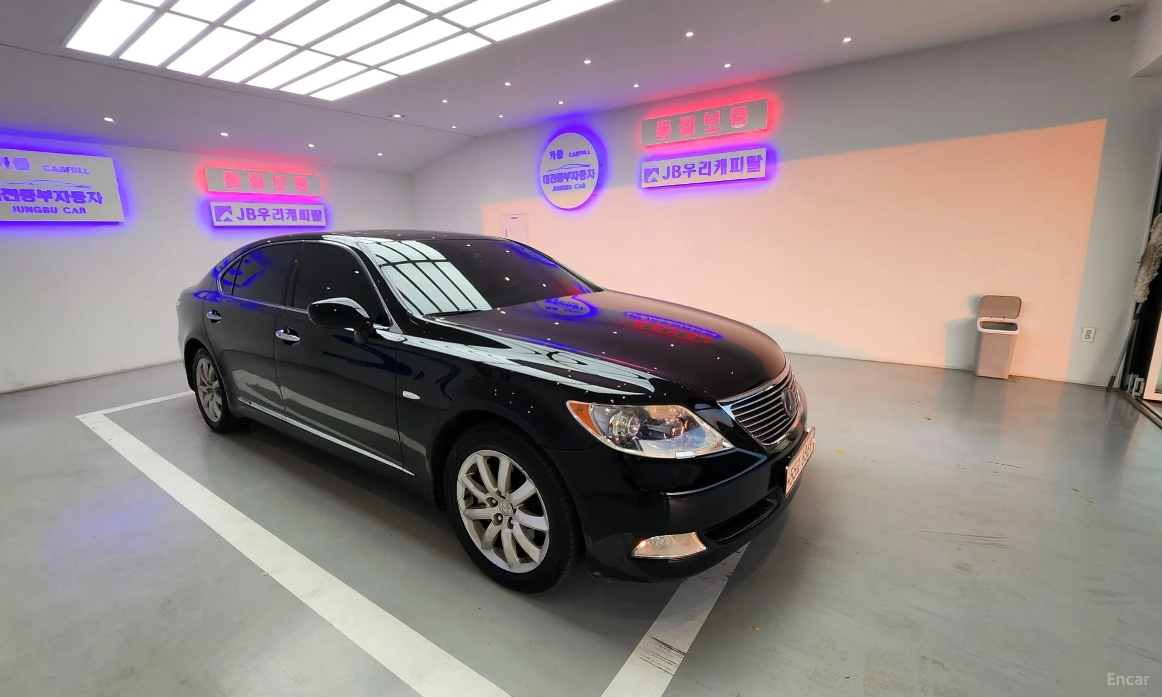 Lexus LS600hL превью 8