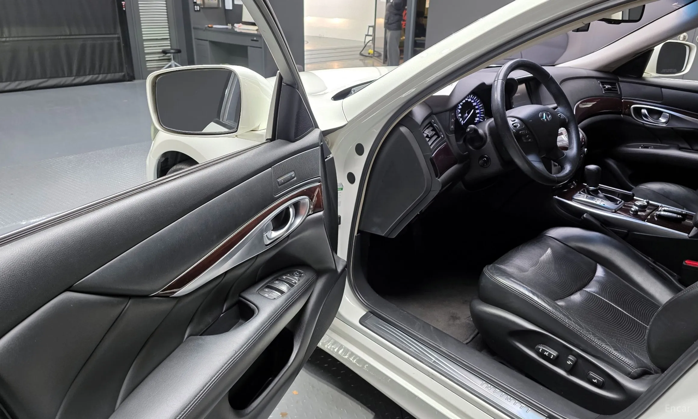 Infiniti M37 превью 11