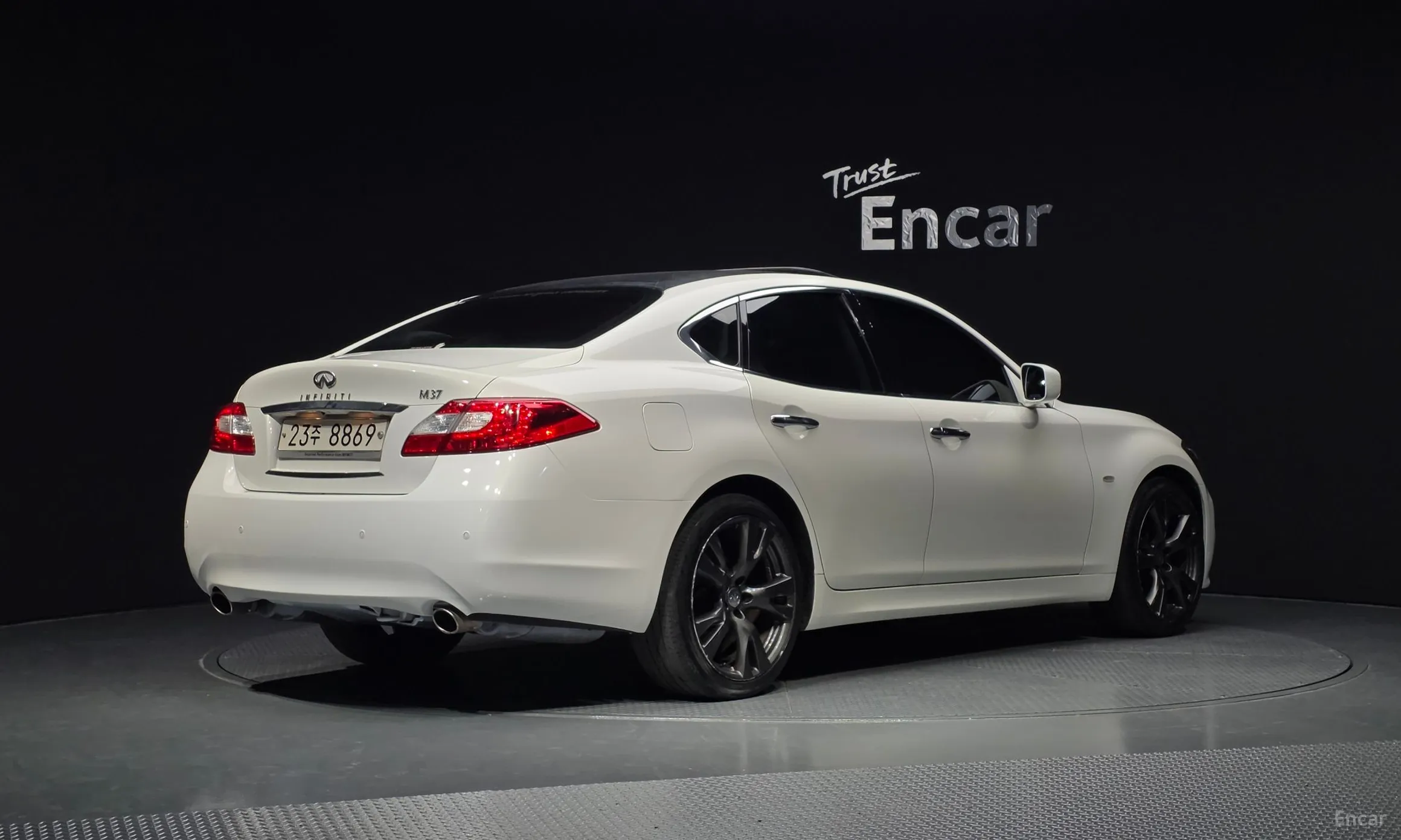 Infiniti M37
