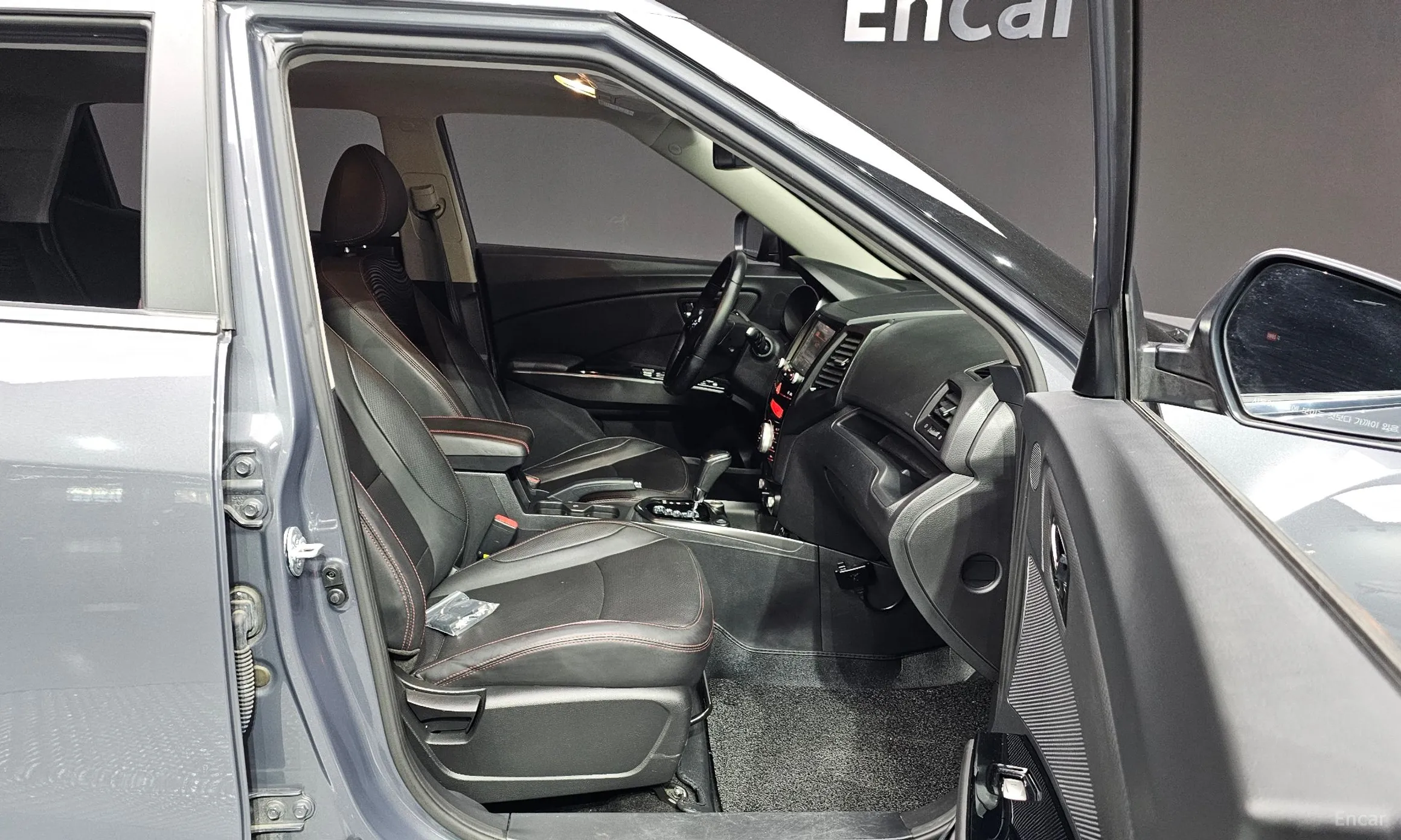 KG Mobility (SsangYong) Tivoli Air превью 12