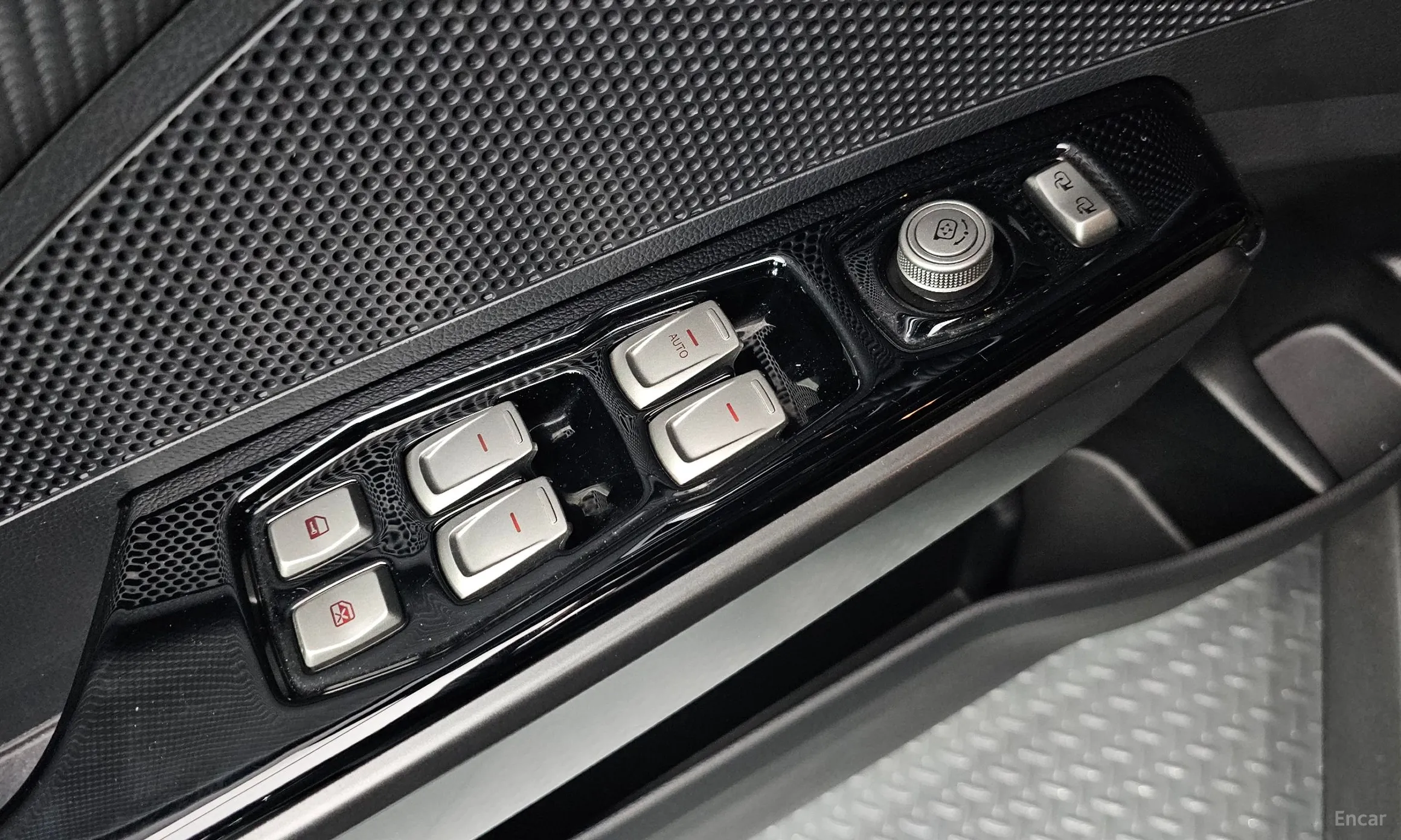 KG Mobility (SsangYong) Tivoli Air превью 13