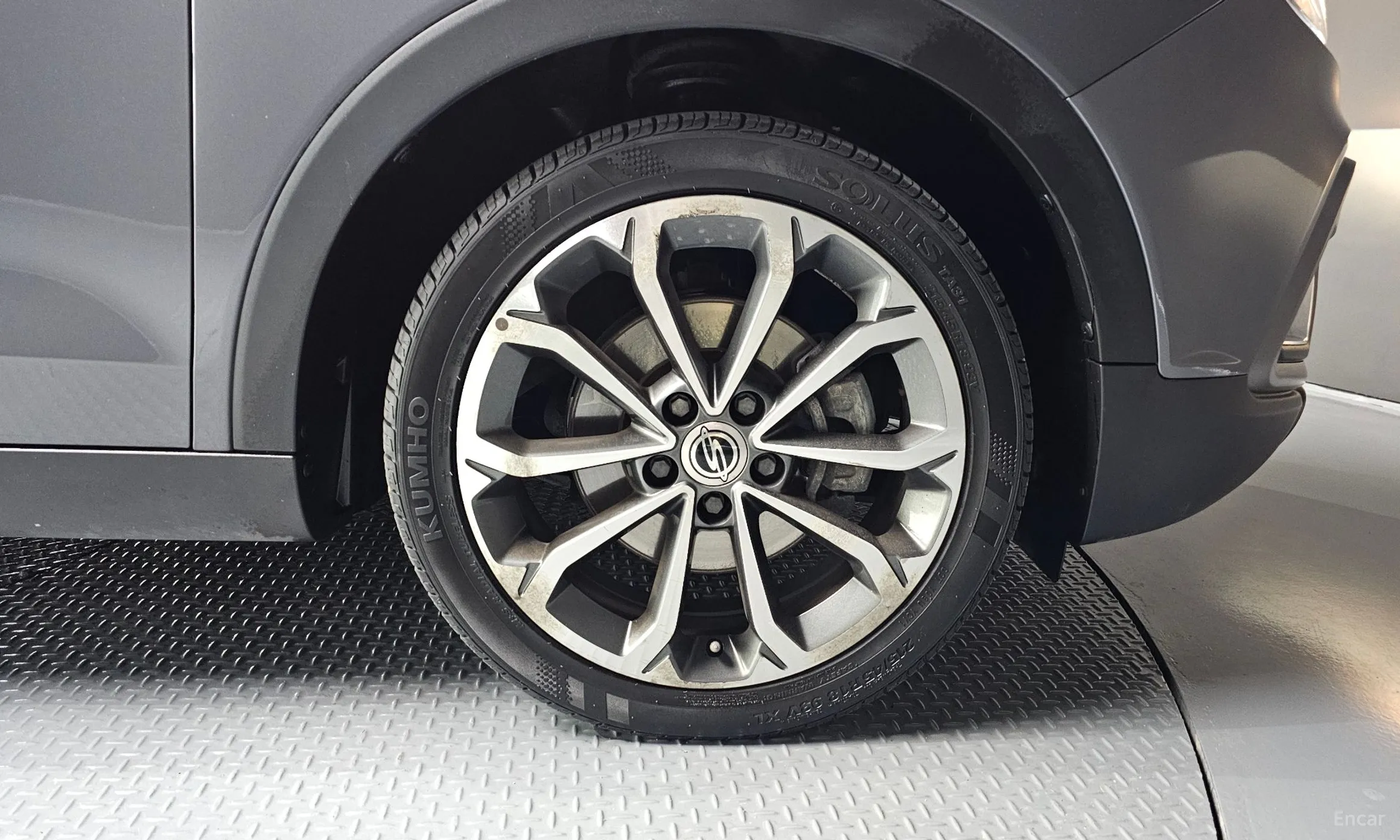 KG Mobility (SsangYong) Tivoli Air превью 5