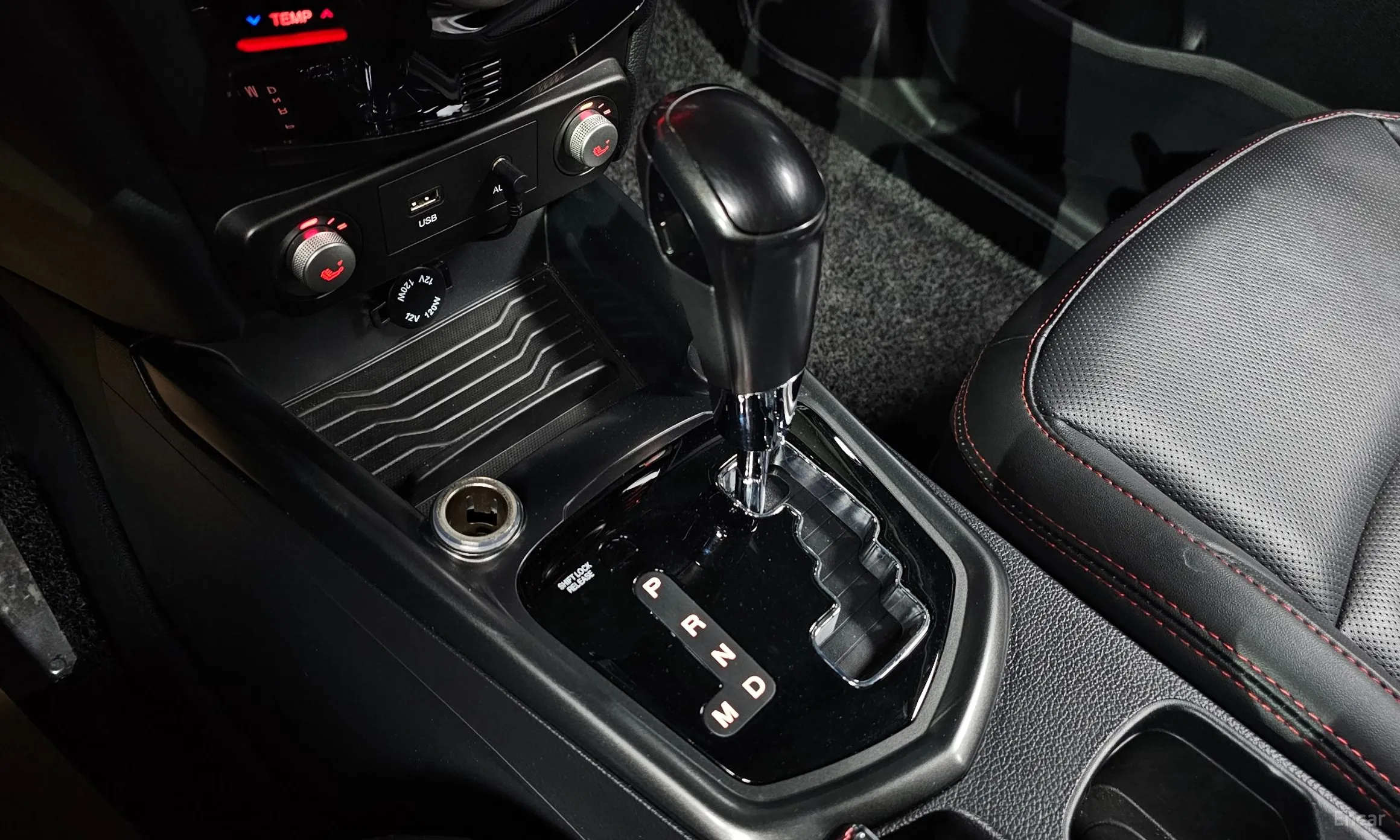 KG Mobility (SsangYong) Tivoli Air превью 9