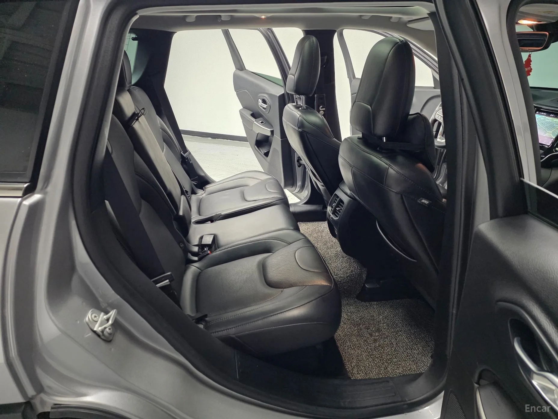Jeep Cherokee (KL) превью 12