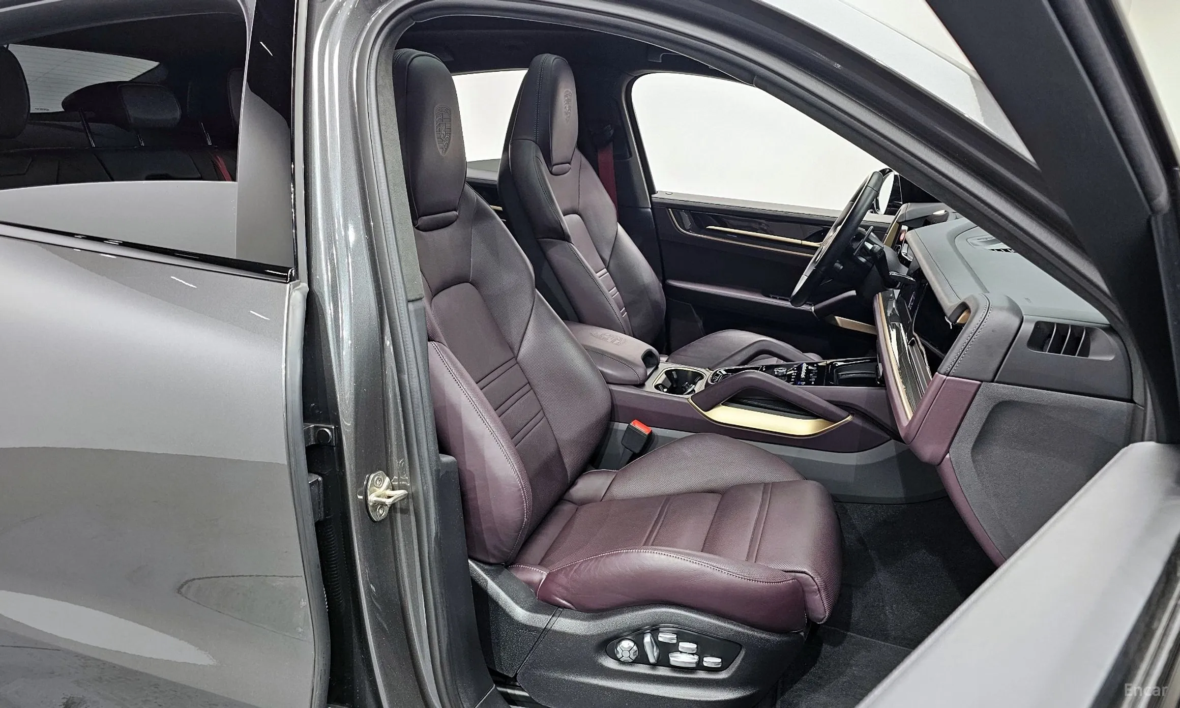 Porsche Cayenne (PO536) превью 12