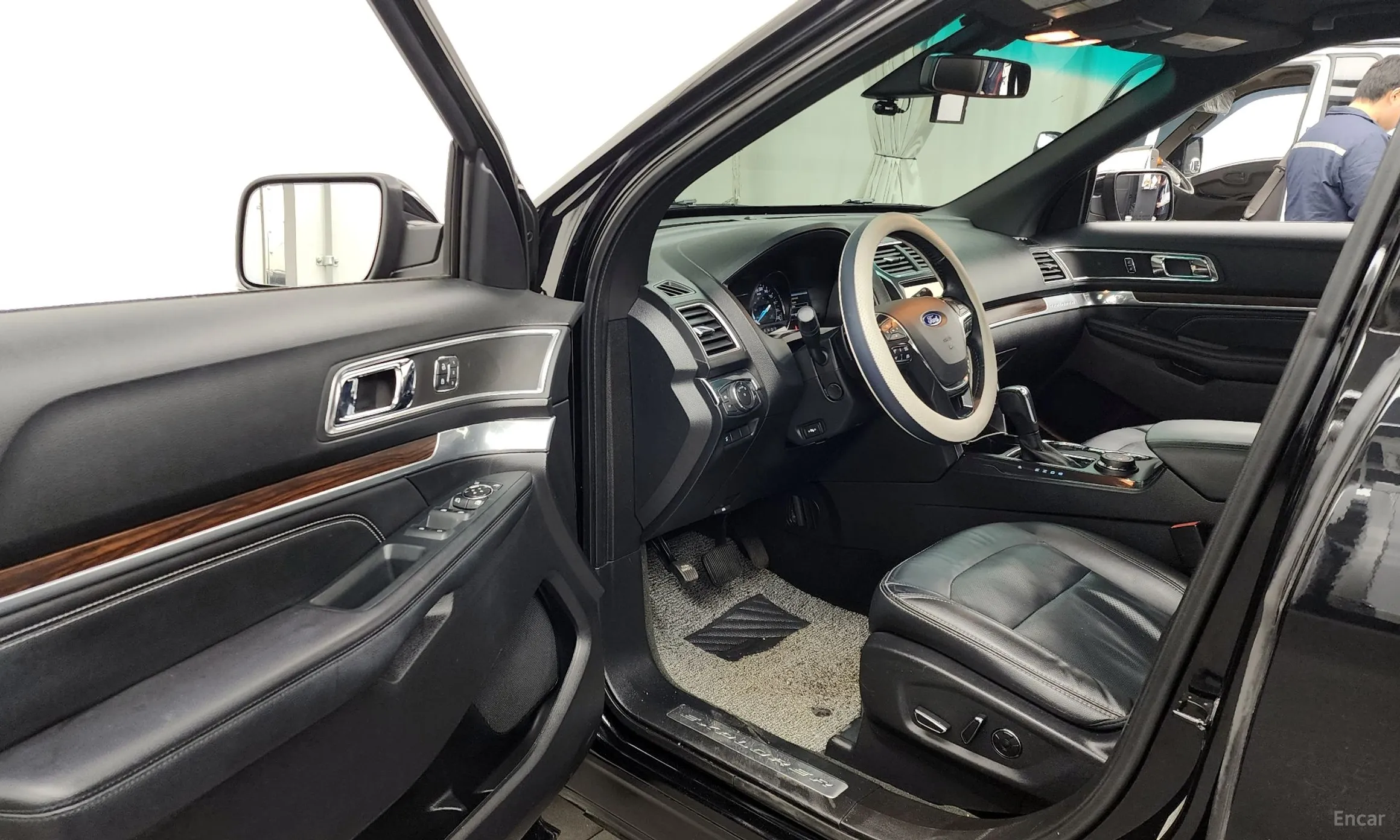 Ford Explorer превью 10