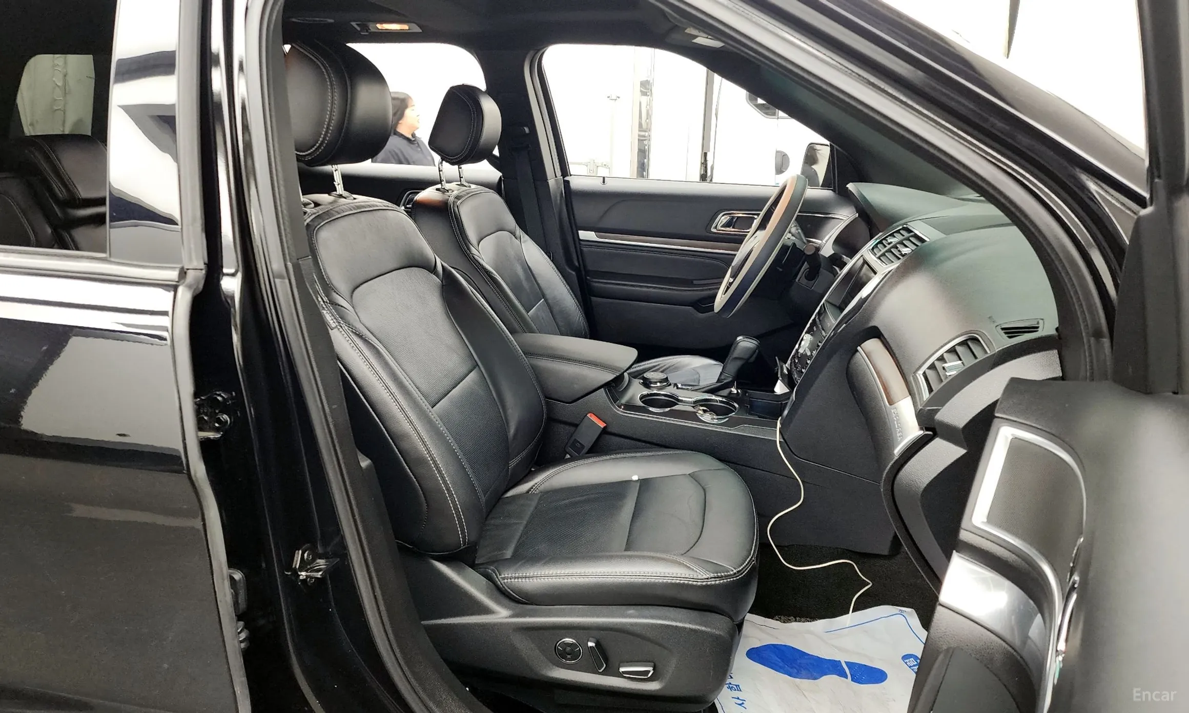 Ford Explorer превью 11