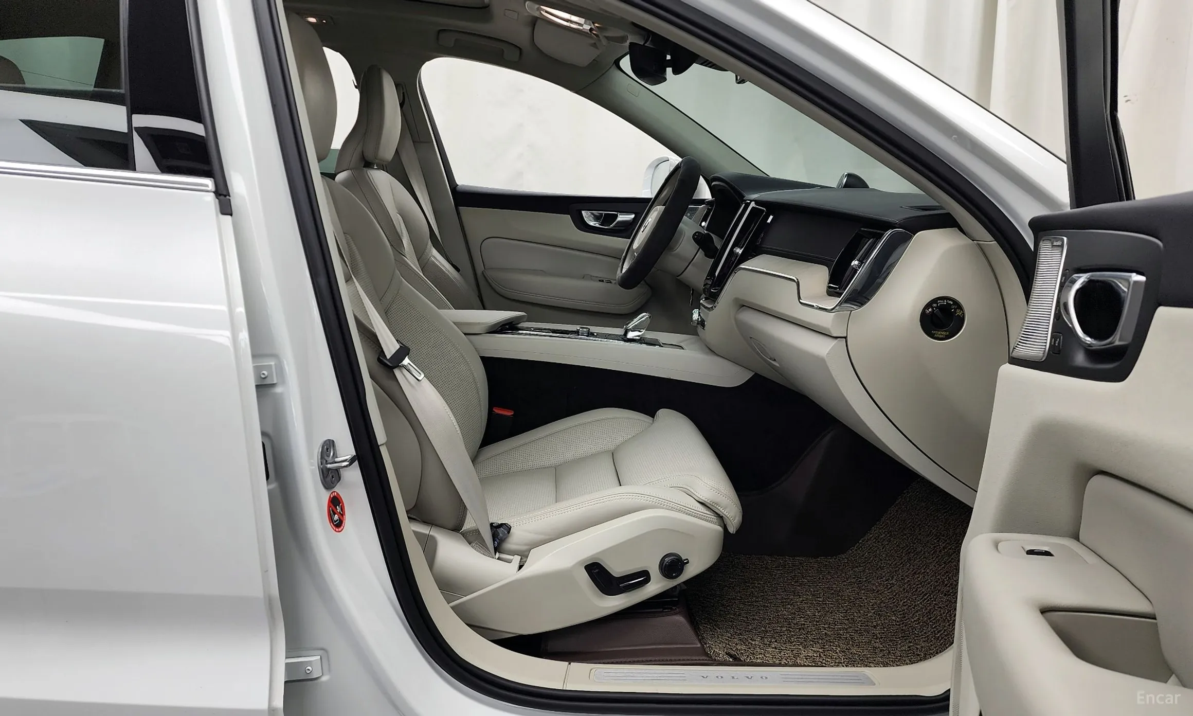 Volvo XC60 Gen 2 превью 11