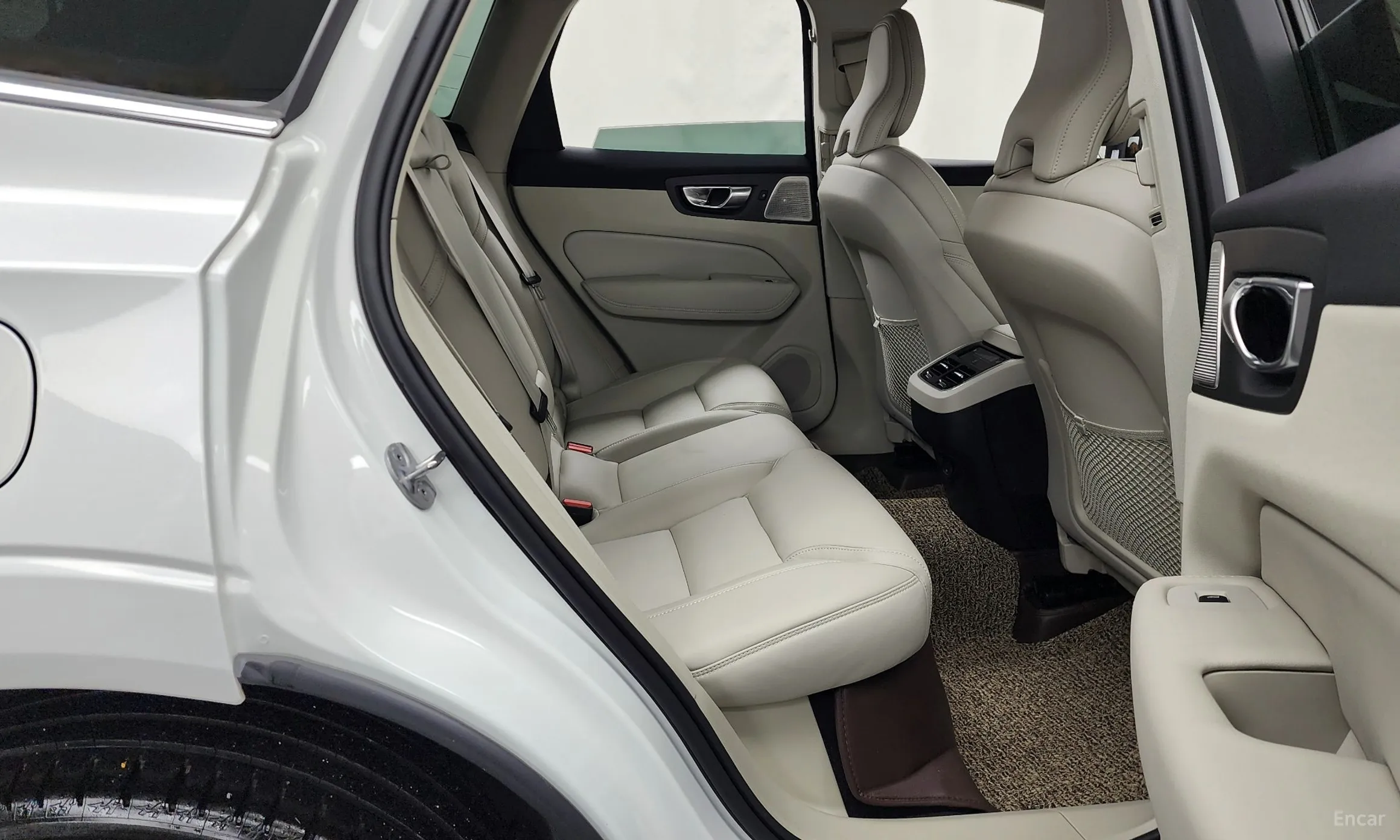 Volvo XC60 Gen 2 превью 12