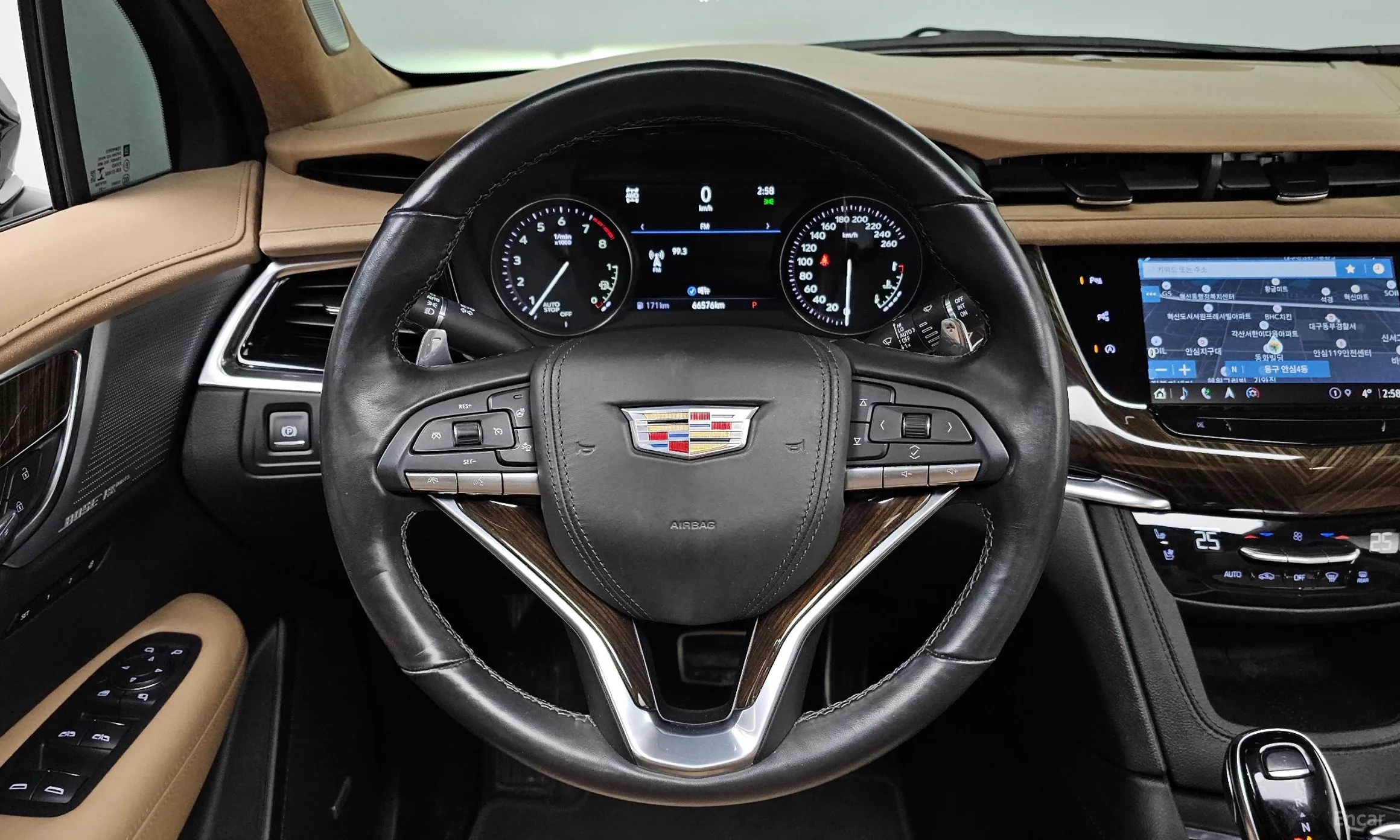 Cadillac XT6 превью 13