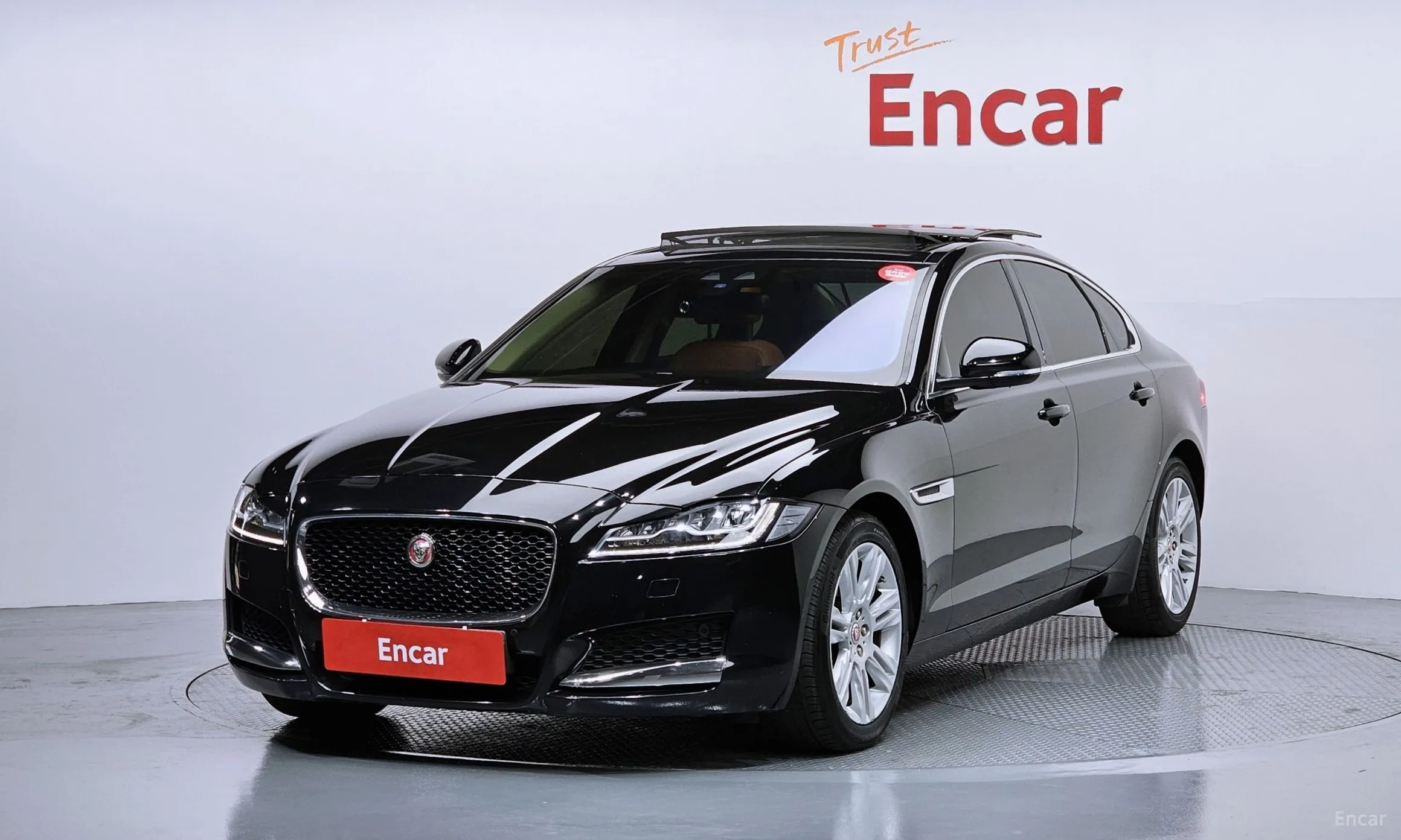 Jaguar XF (x260)