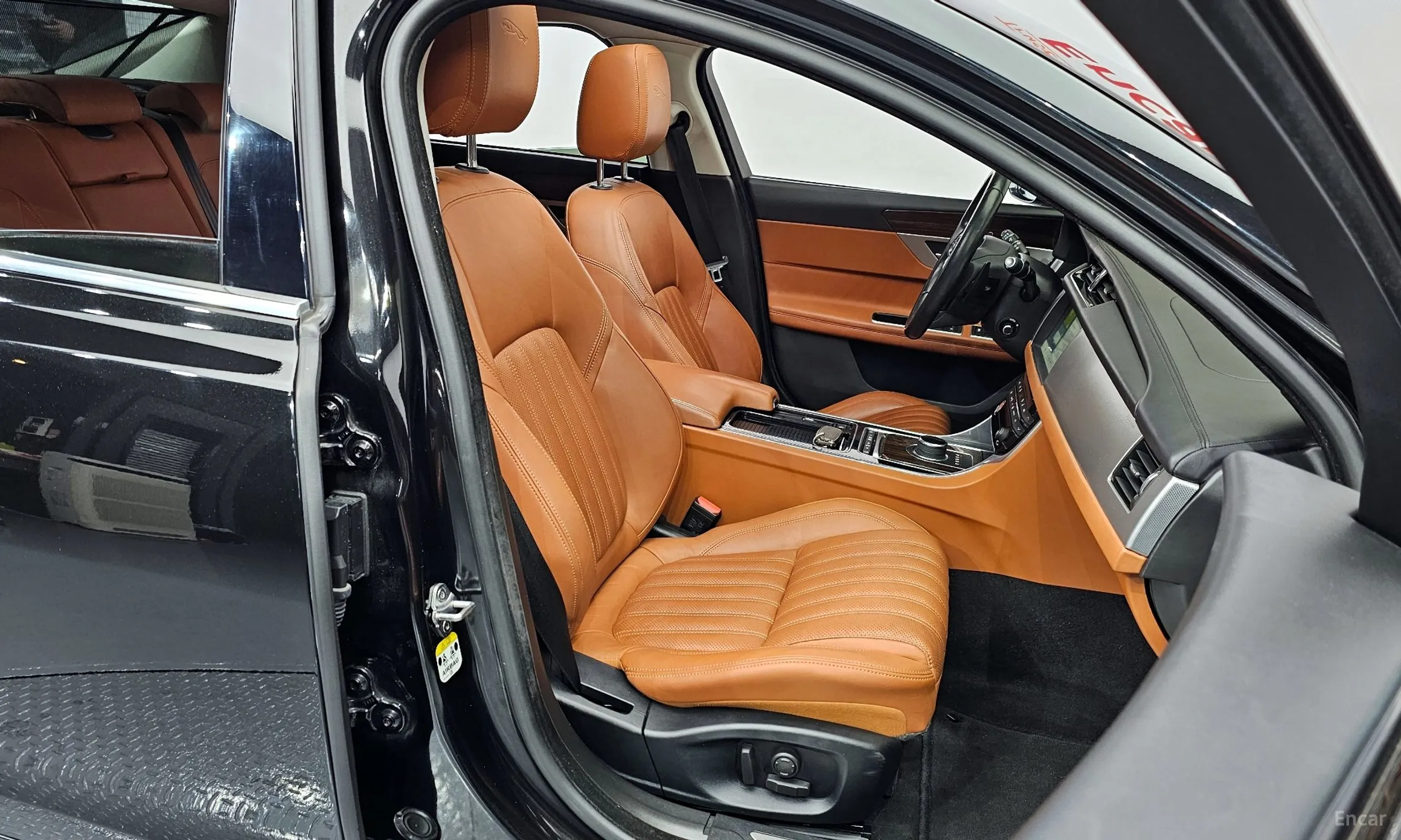 Jaguar XF (x260) превью 10