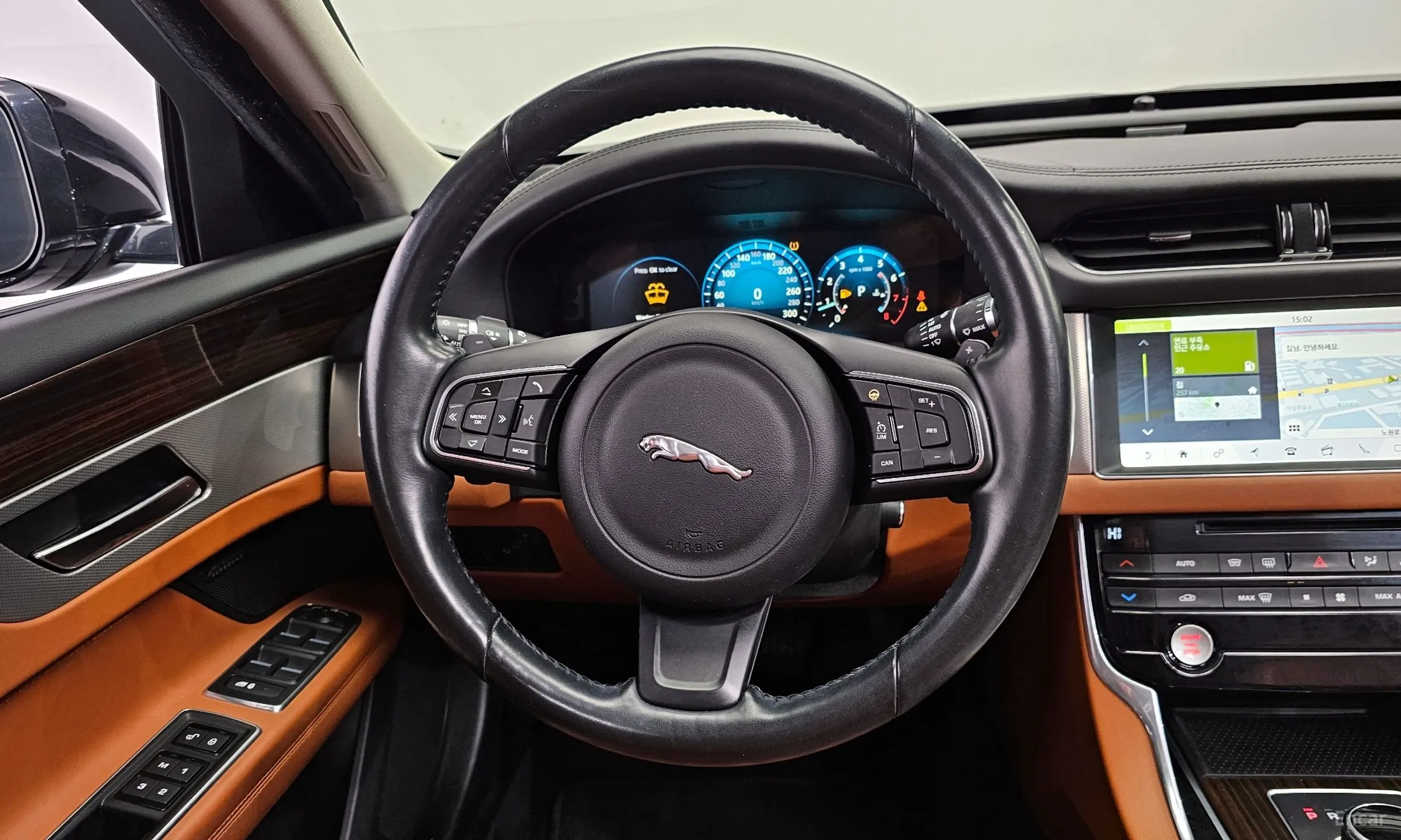 Jaguar XF (x260) превью 13