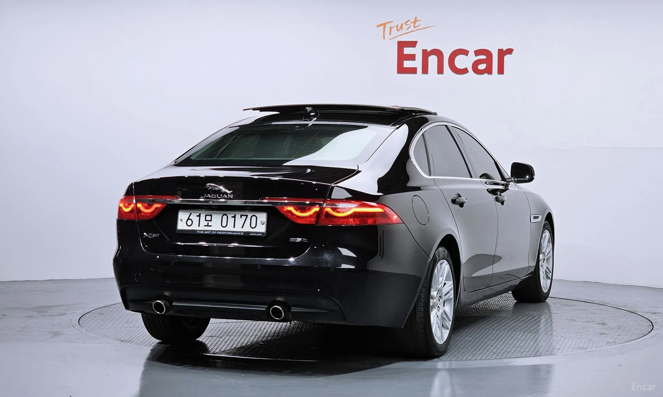 Jaguar XF (x260)