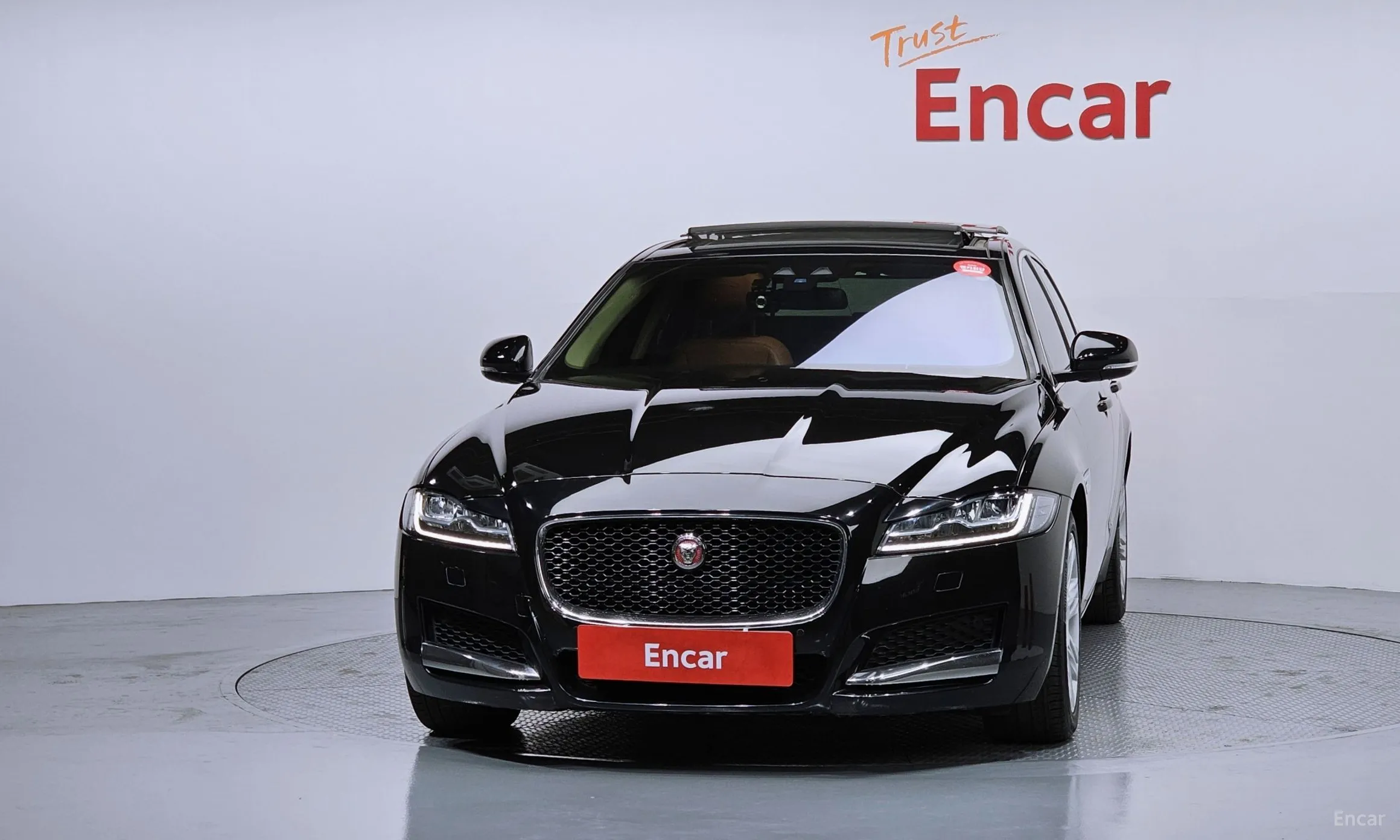 Jaguar XF (x260) превью 3