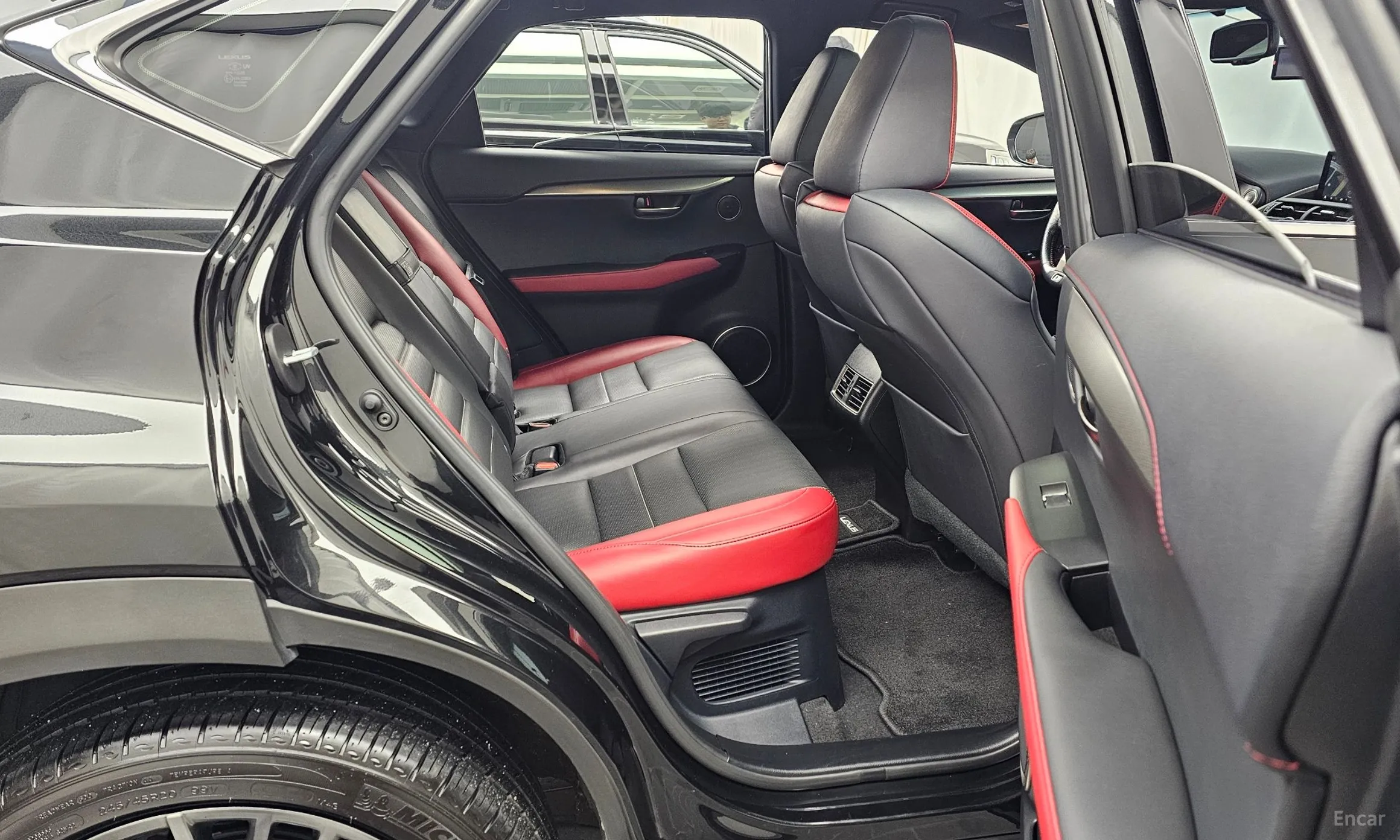 Lexus NX300 превью 12
