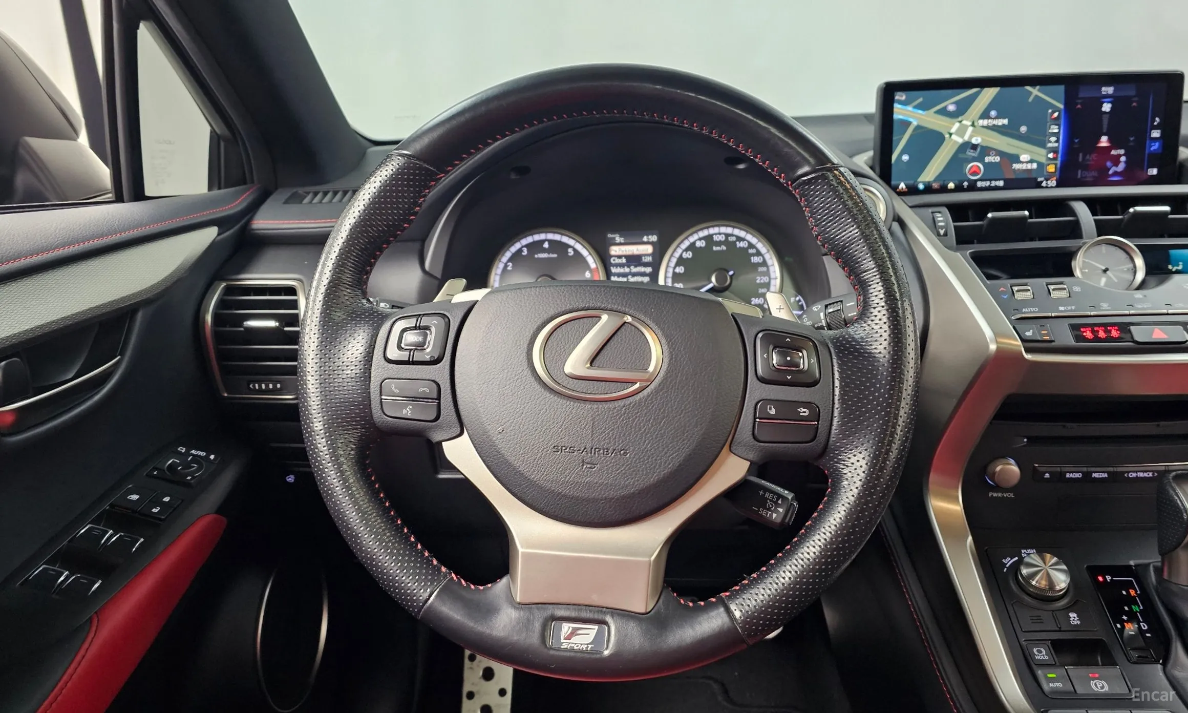 Lexus NX300 превью 13