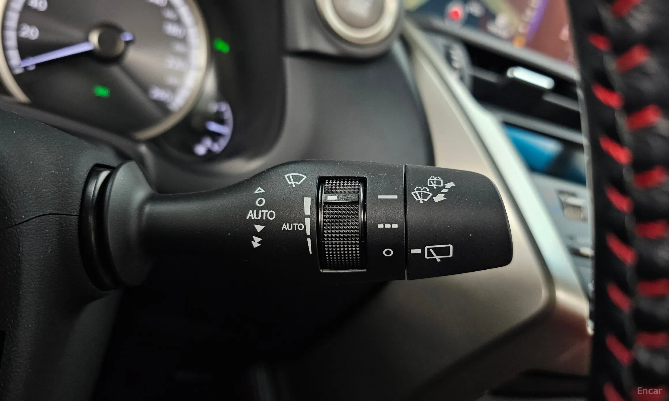 Lexus NX300 превью 18