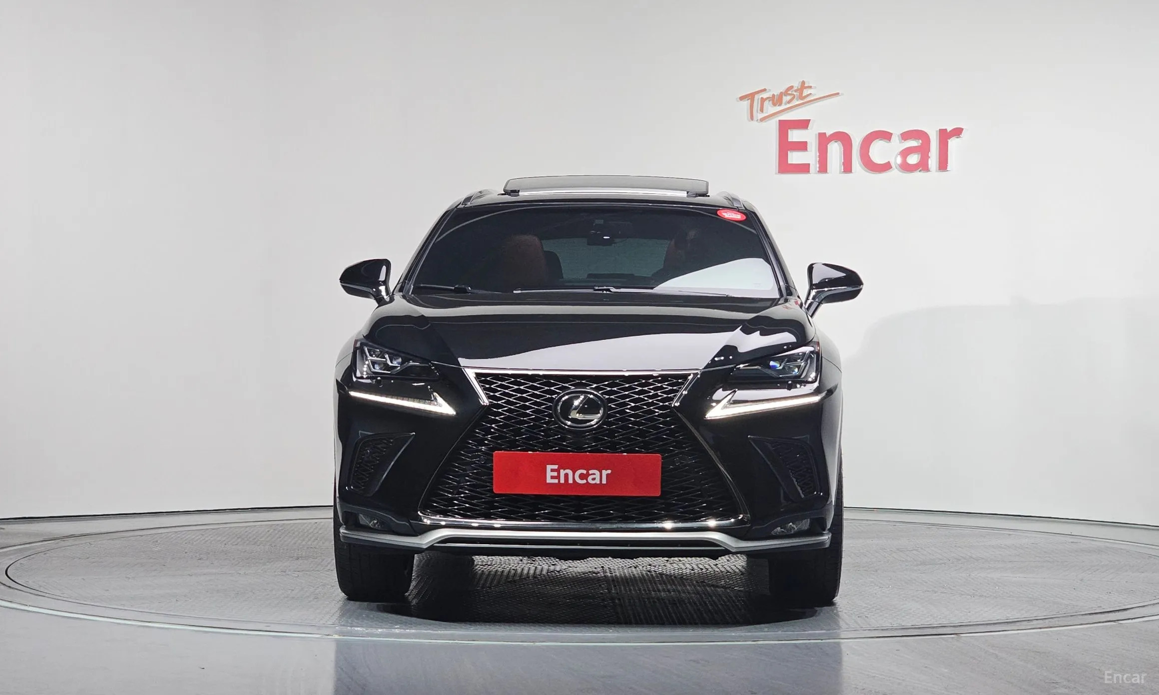 Lexus NX300 превью 3