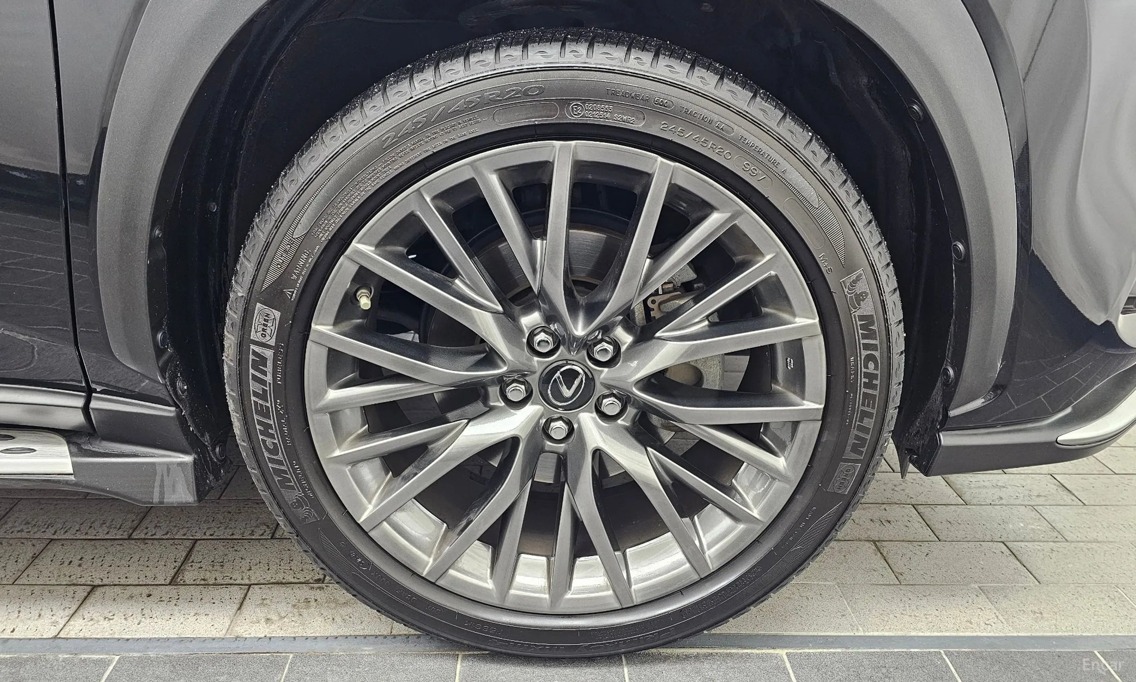 Lexus NX300 превью 5
