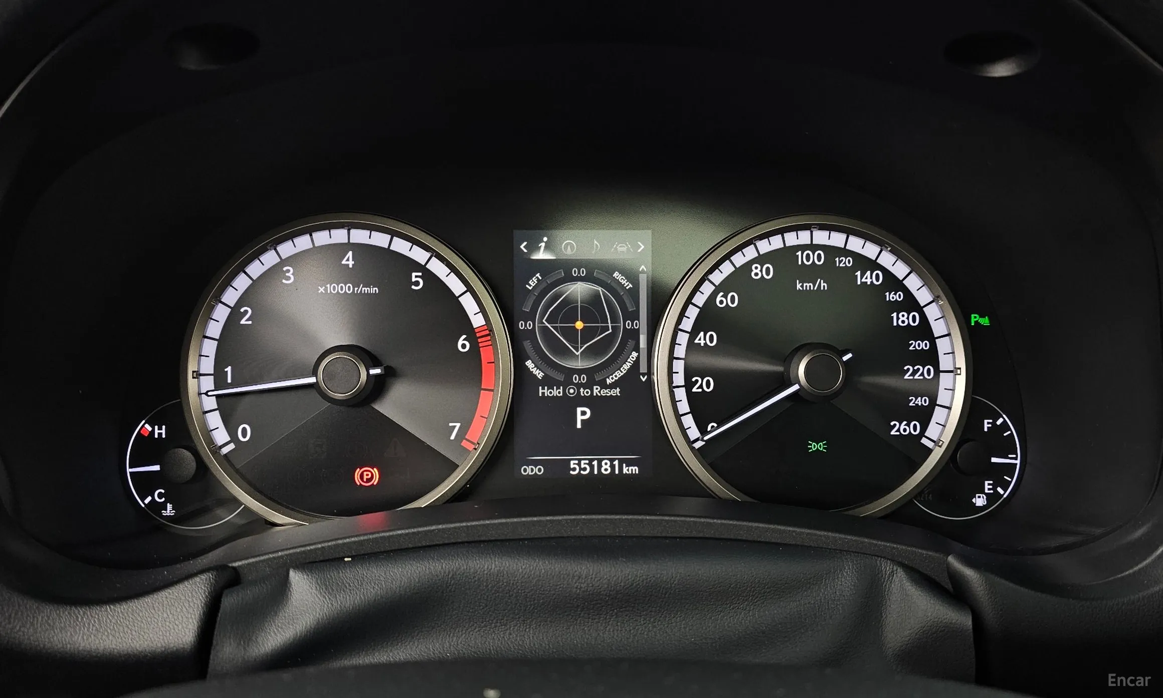 Lexus NX300 превью 8