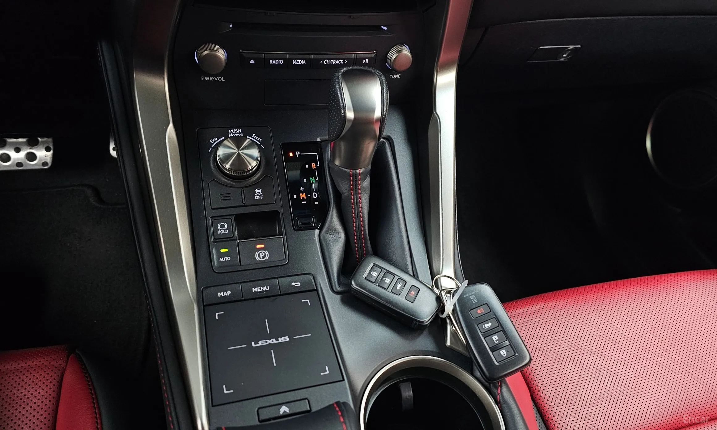 Lexus NX300 превью 9