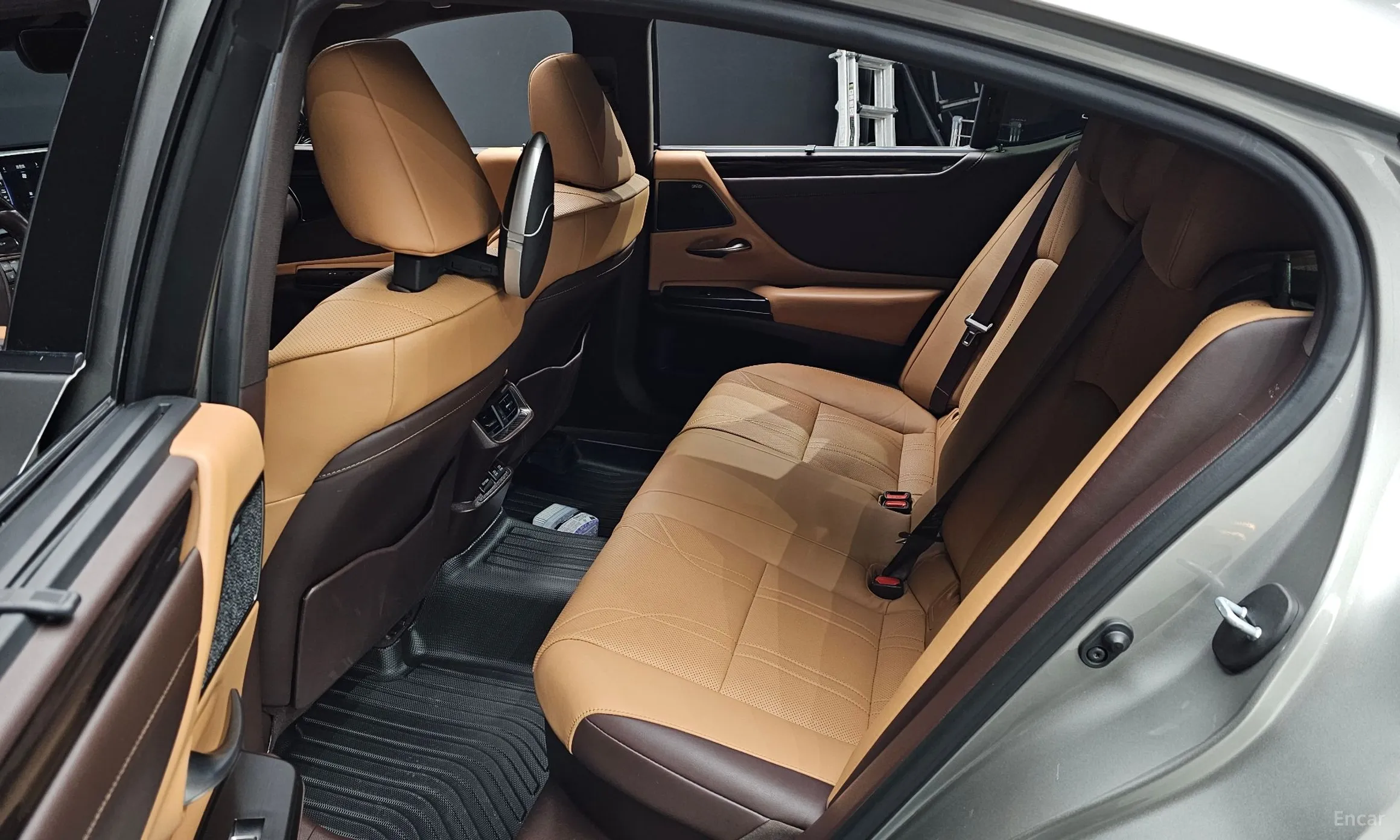 Lexus ES300h 7th Generation превью 12