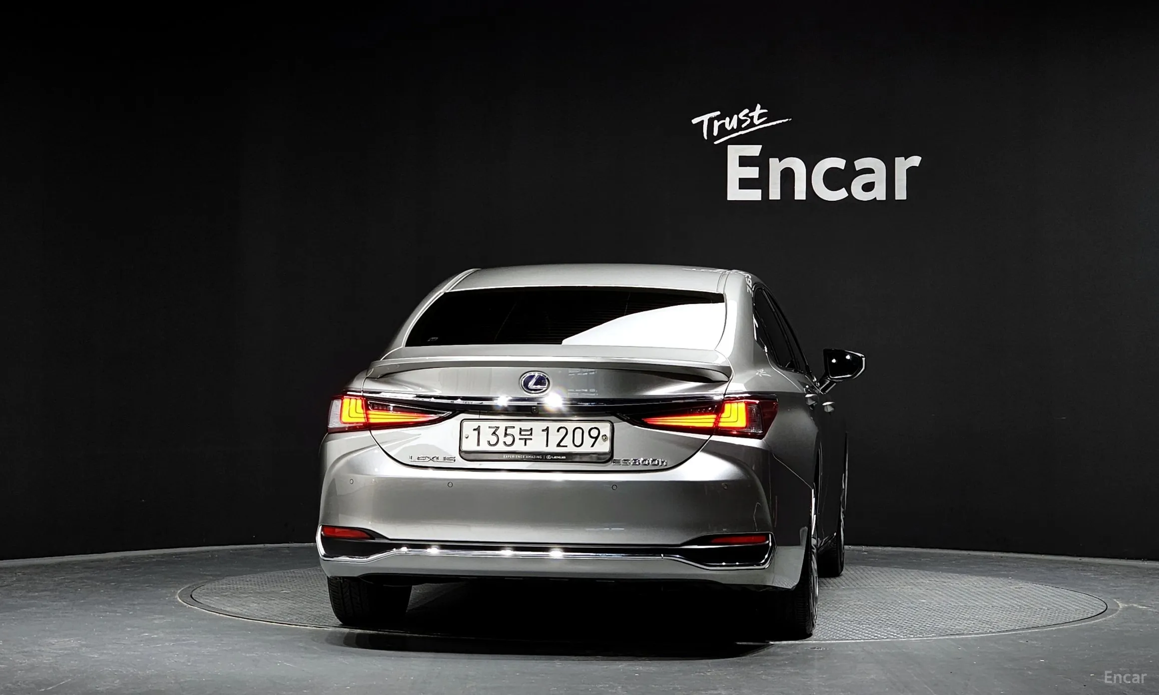 Lexus ES300h 7th Generation превью 4