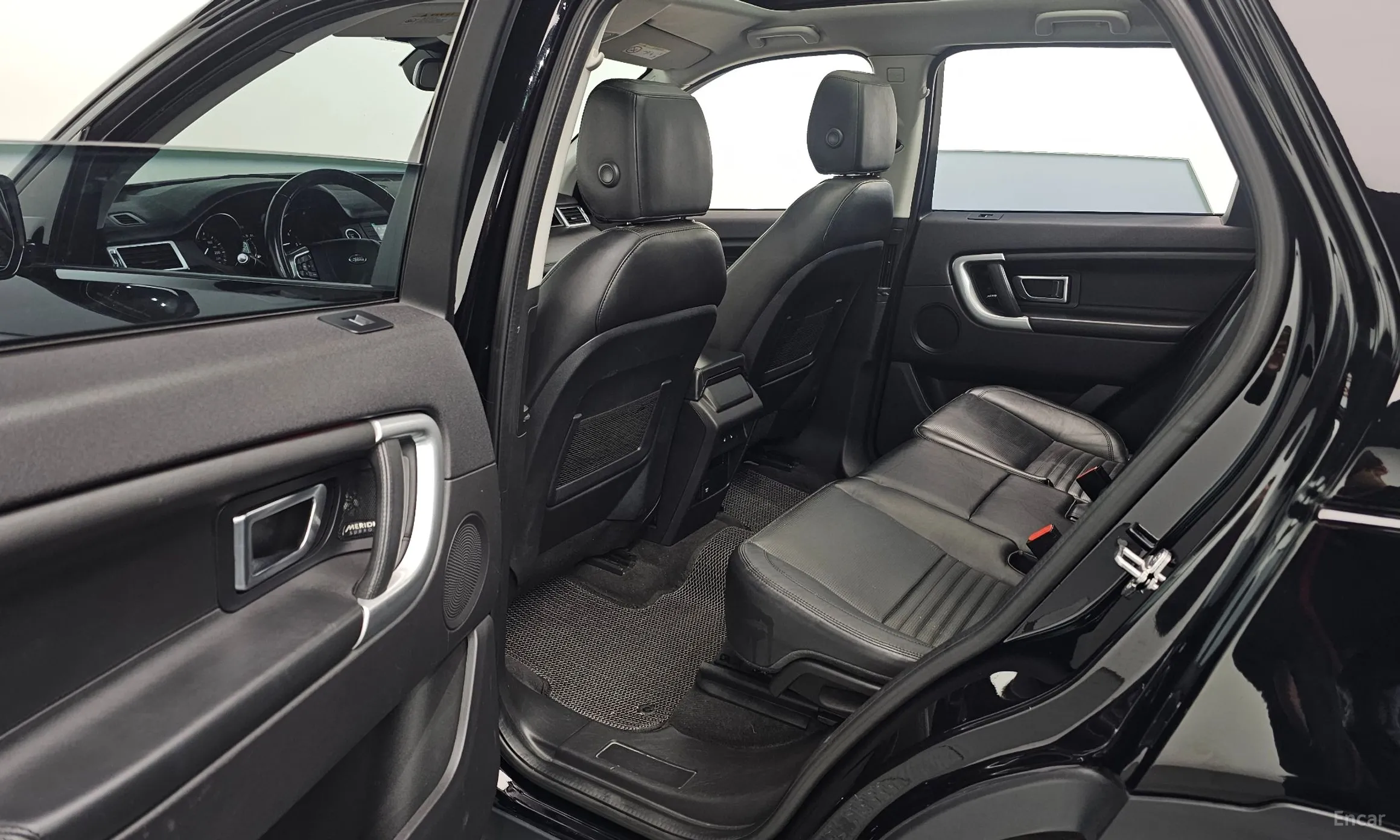 Land Rover Discovery Sports превью 12