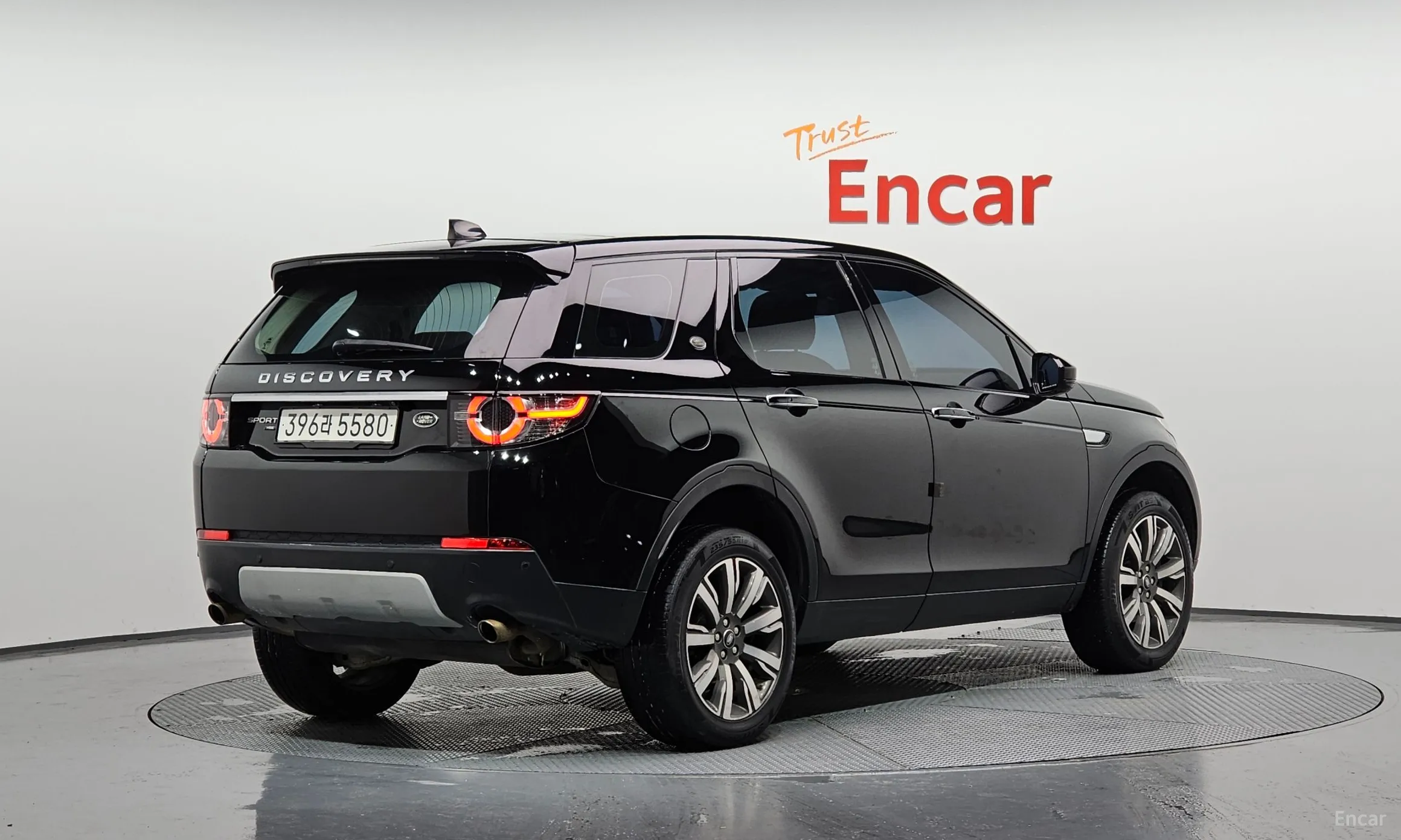 Land Rover Discovery Sports превью 2