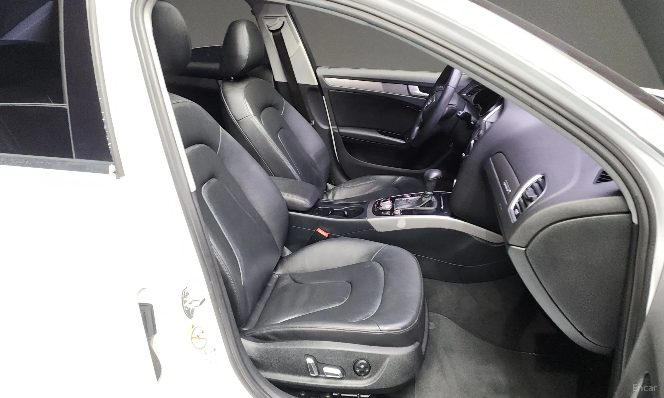 Audi New A4 превью 11