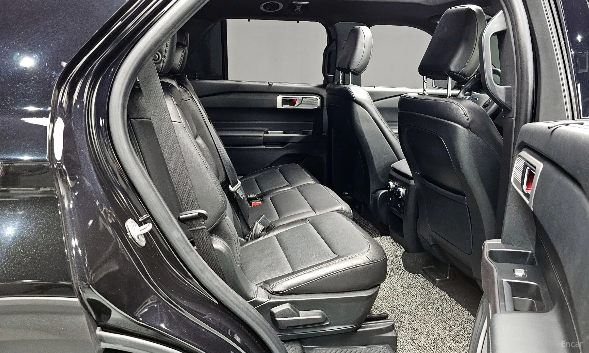 Ford Explorer 6th Generation превью 12