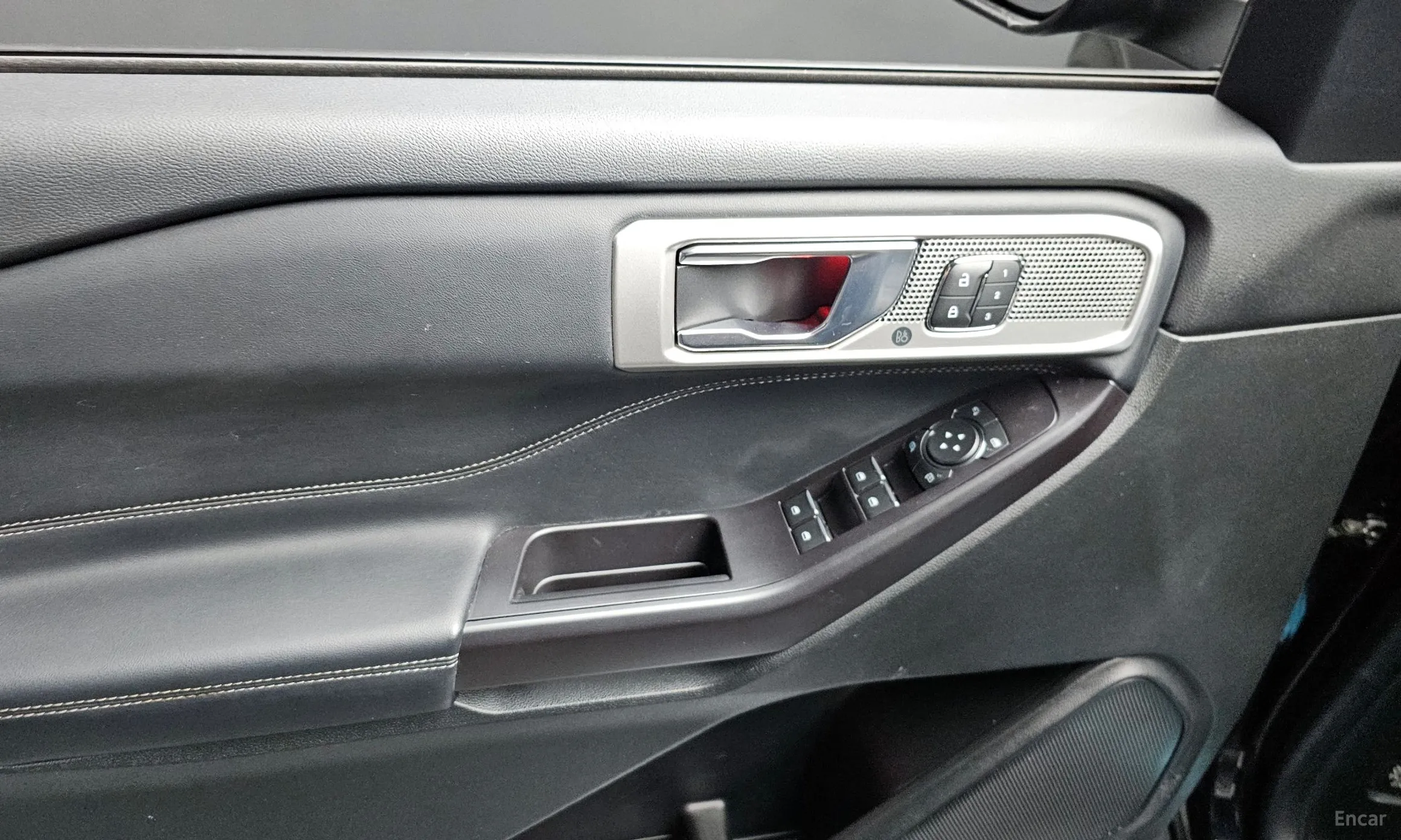 Ford Explorer 6th Generation превью 17