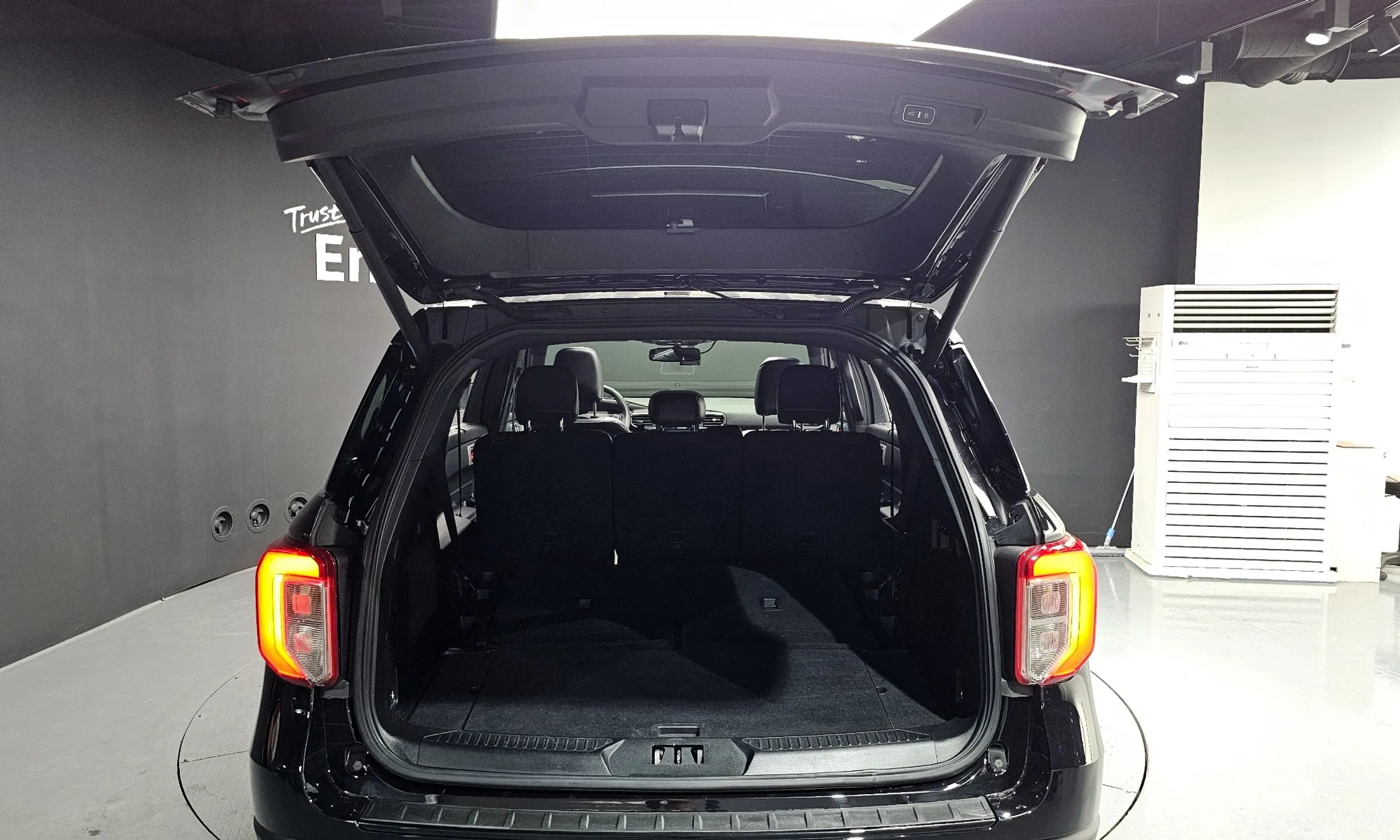 Ford Explorer 6th Generation превью 20